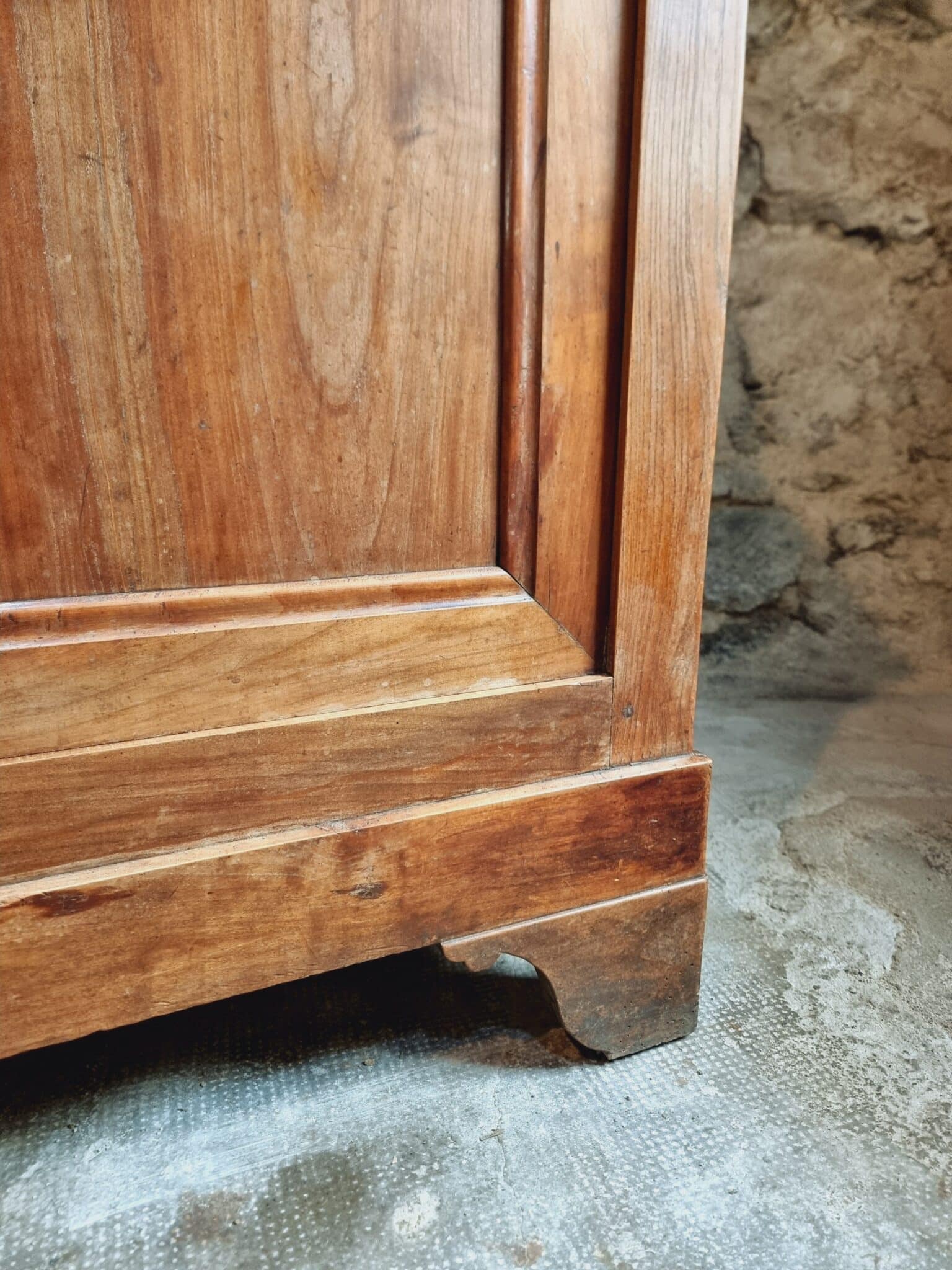 Antique French Cherrywood Sideboard – Early 19th Century Buffet with Drawer and Double Doors (2)
