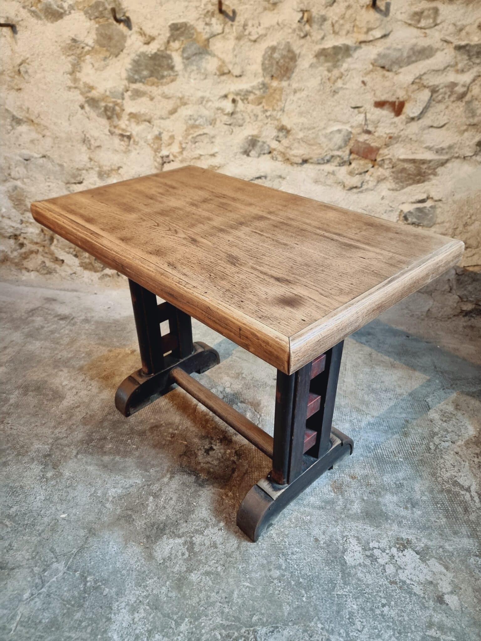 Antique French Oak Bistro Table – 1920s Rectangular Café Table, 100 x 60 cm (1) Antique French Oak Bistro Table – 1920s Rectangular Café Table, 100 x 60 cm (1)