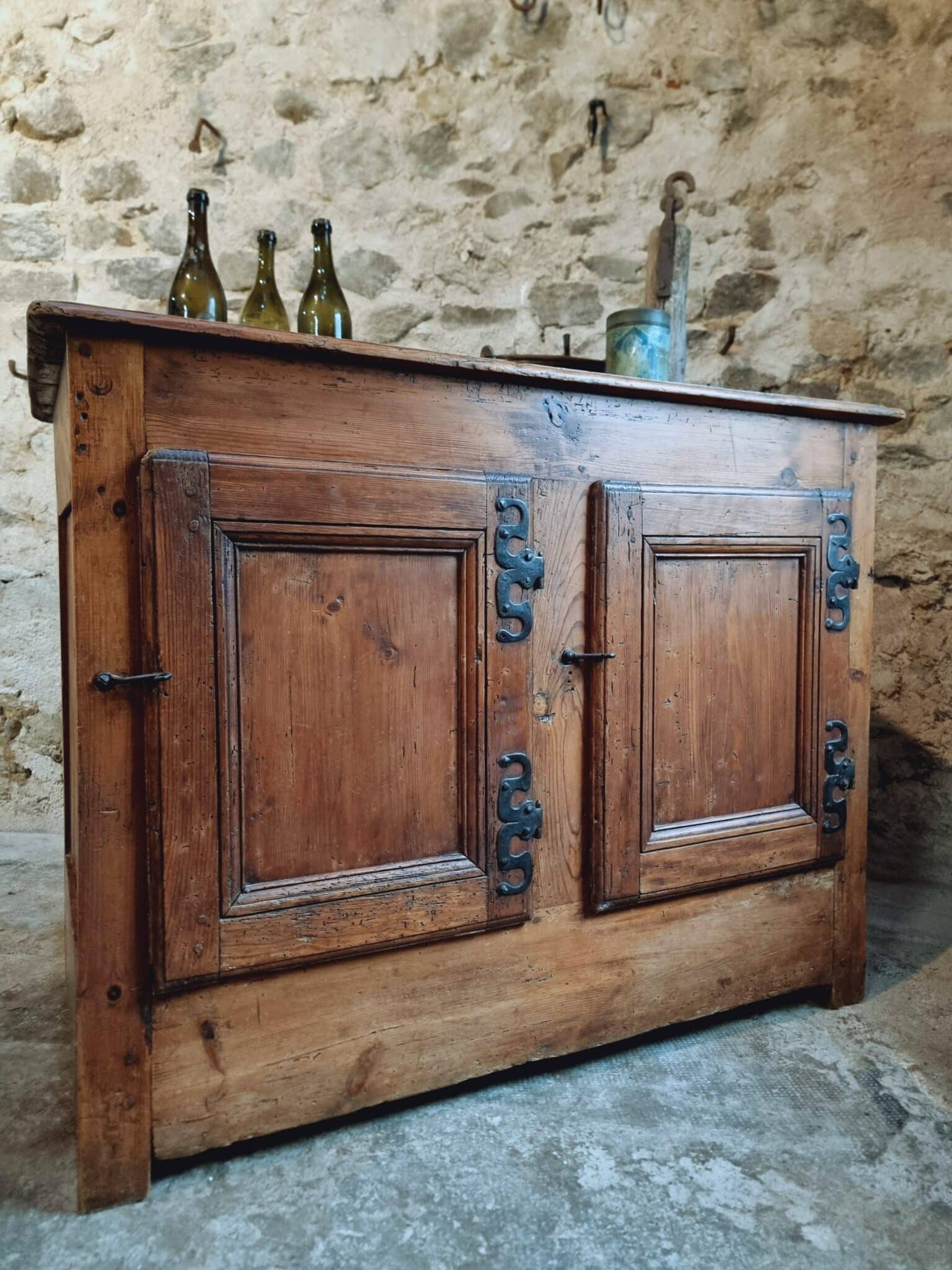 Antique Louis XVI Buffet Cabinet – 18th Century Pine Kitchen Island – Moustache Hinges – 124 x 70 x 95 cm (10)