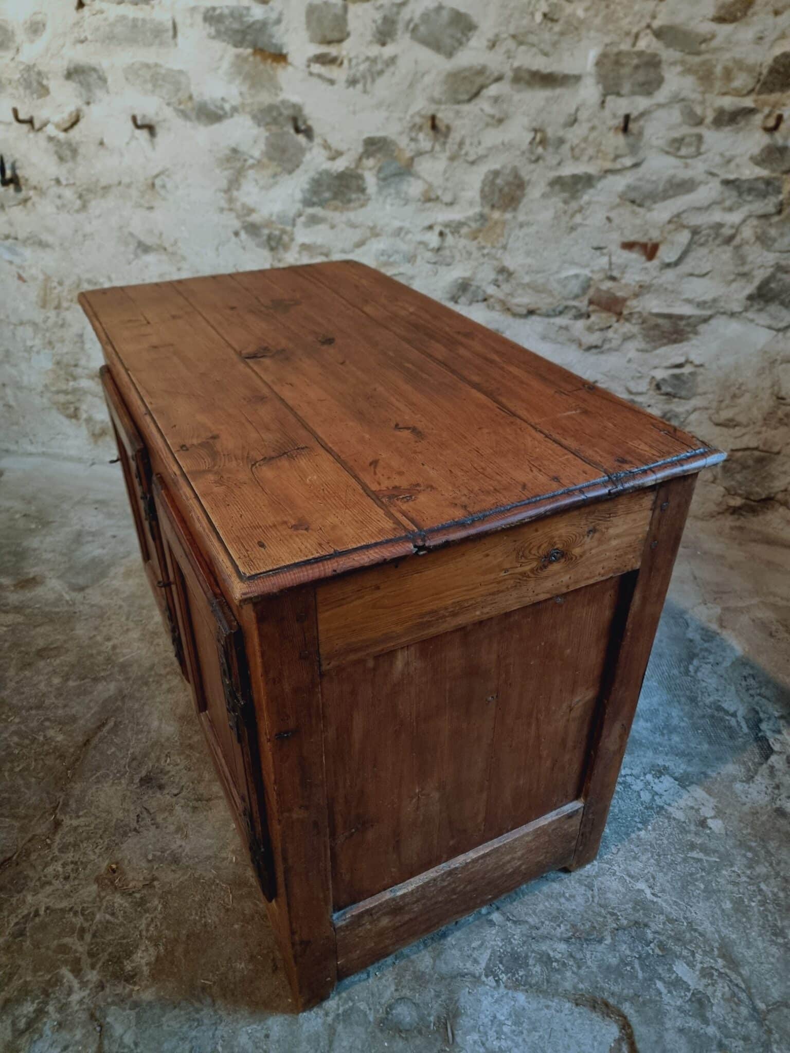 Antique Louis XVI Buffet Cabinet – 18th Century Pine Kitchen Island – Moustache Hinges – 124 x 70 x 95 cm (14)