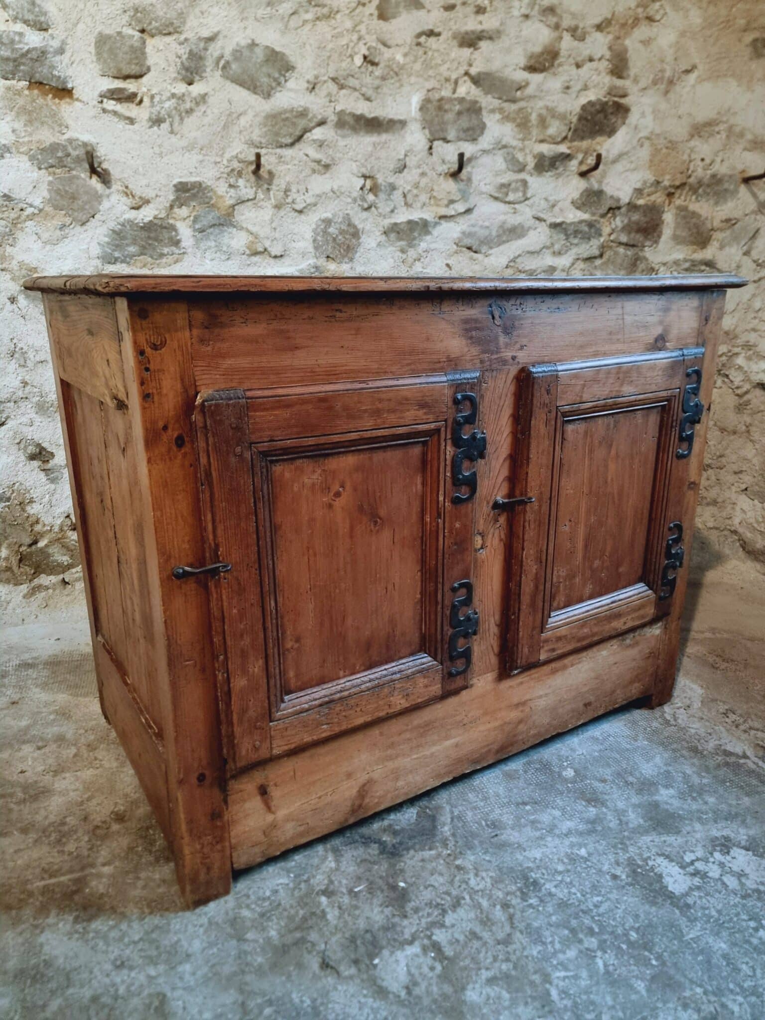 Antique Louis XVI Buffet Cabinet – 18th Century Pine Kitchen Island – Moustache Hinges – 124 x 70 x 95 cm (2)