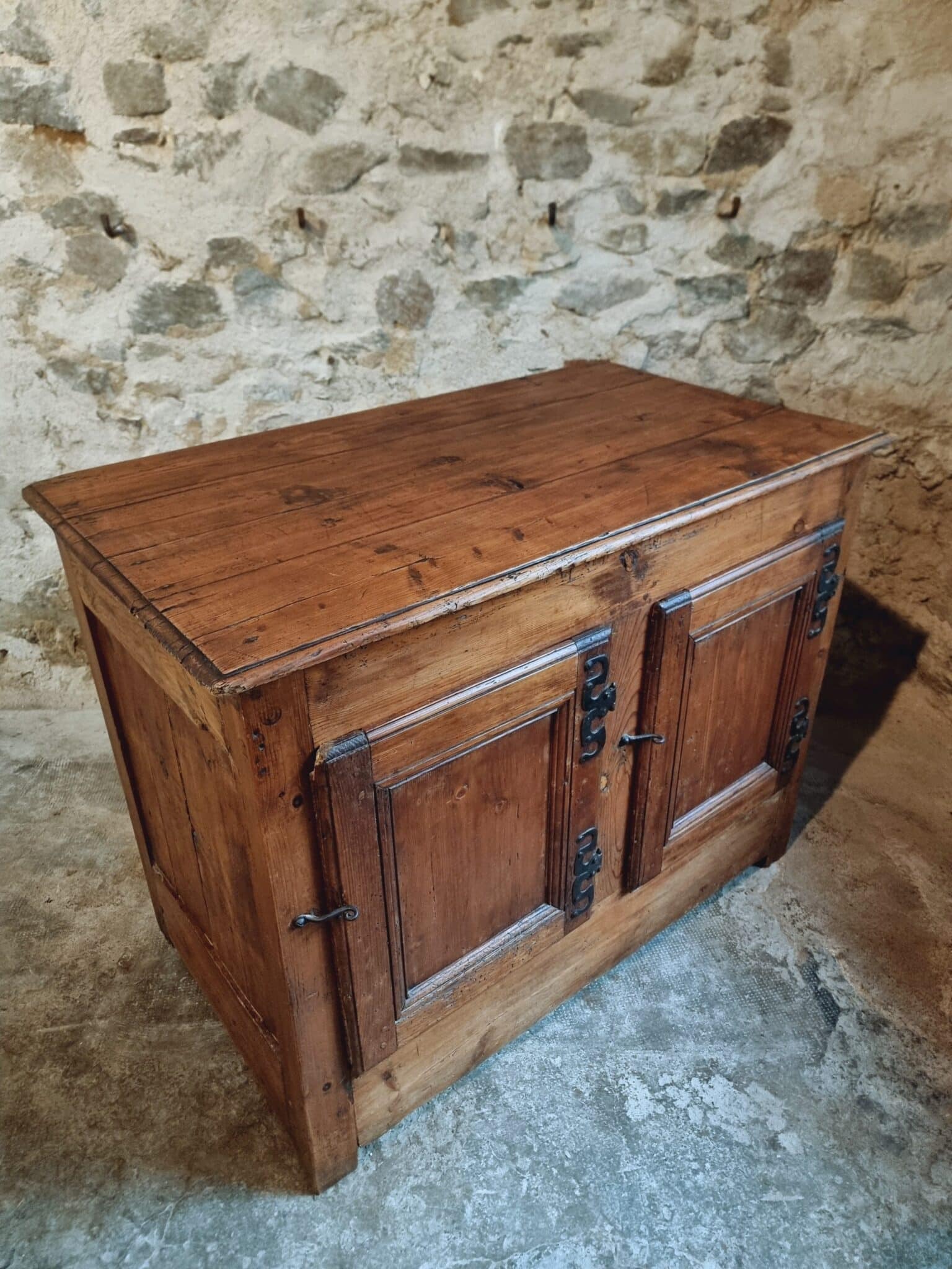 Antique Louis XVI Buffet Cabinet – 18th Century Pine Kitchen Island – Moustache Hinges – 124 x 70 x 95 cm (7)