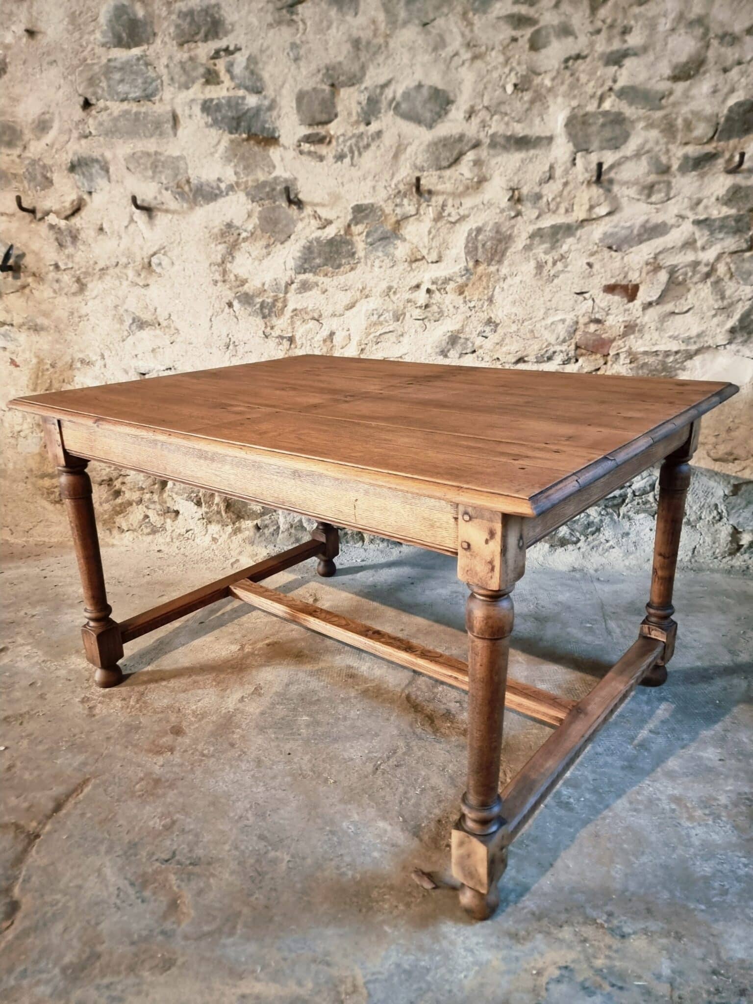 Antique French Oak & Elm Dining Table – Early 20th Century Farmhouse Table with Turned Legs (14)