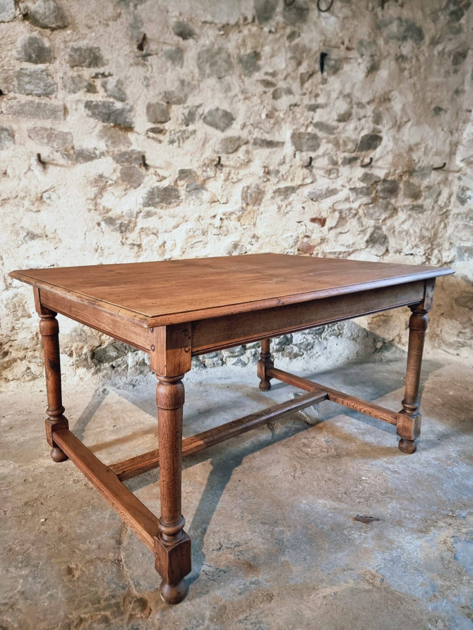 Antique French Oak & Elm Dining Table – Early 20th Century Farmhouse Table with Turned Legs (16)