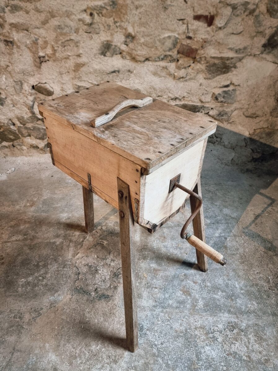 Antique Wooden Butter Churn – Chestnut & Poplar Hand-Crank Dairy