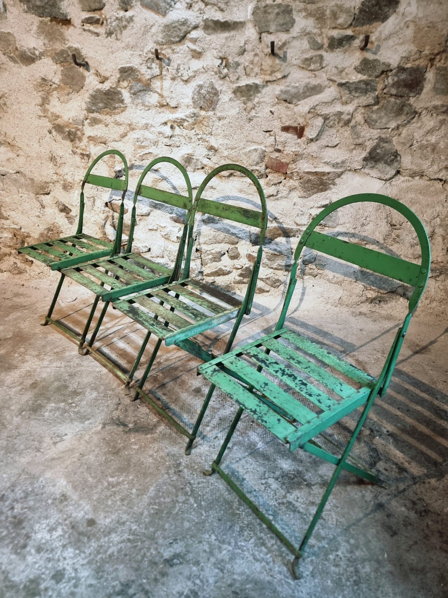 Set of 4 Antique French Iron Folding Garden Chairs – 1920s Riveted Bistro Patio Chairs with Aged Green Patina (6)
