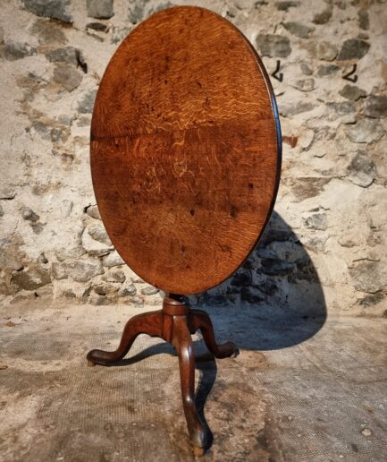 Antique Georgian Oak Tilt-Top Table circa 1800 – Round Tripod Side Table 80 cm (1)