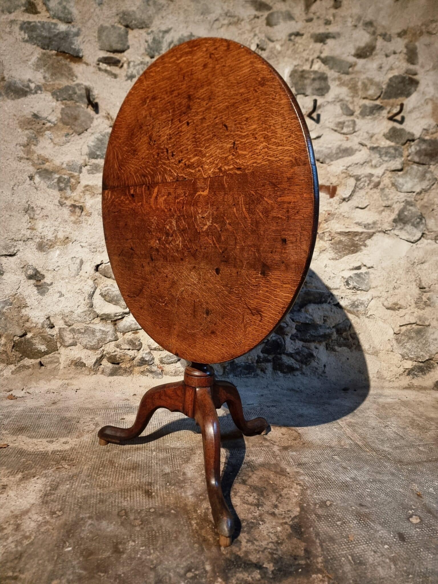 Antique Georgian Oak Tilt-Top Table circa 1800 – Round Tripod Side Table 80 cm (1) Antique Georgian Oak Tilt-Top Table circa 1800 – Round Tripod Side Table 80 cm (1)