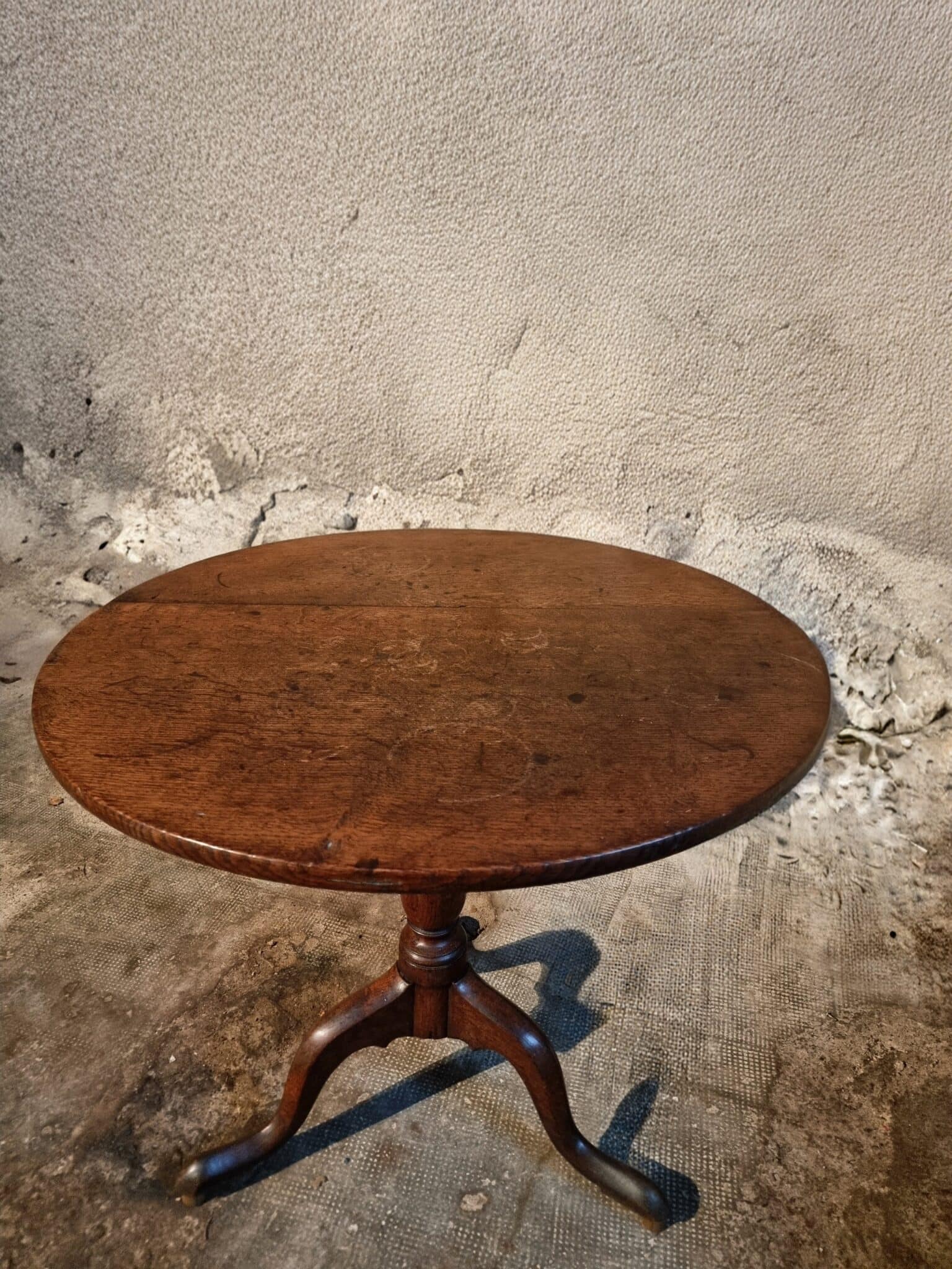 Antique Georgian Oak Tilt-Top Table circa 1800 – Round Tripod Side Table 80 cm (14)