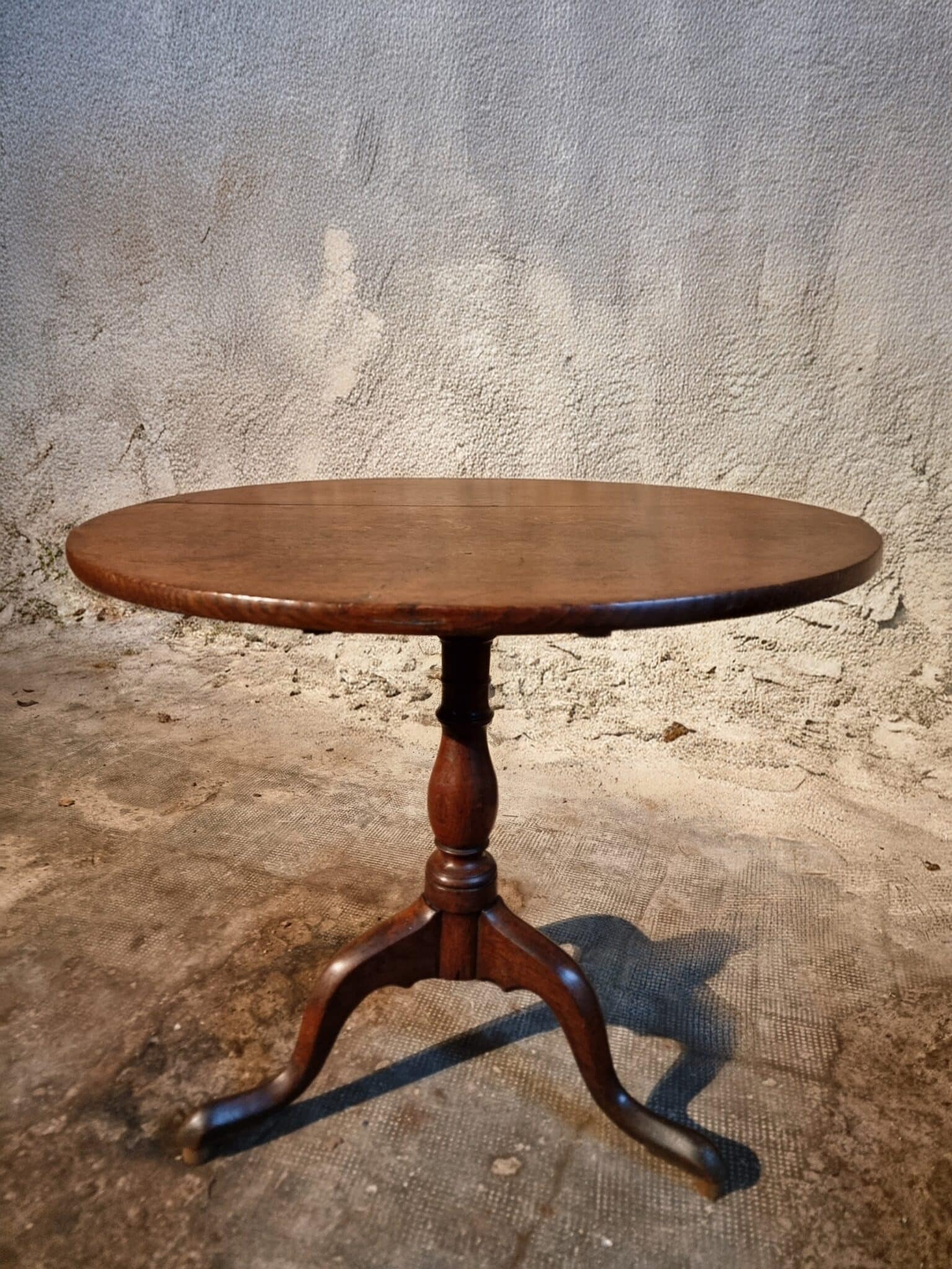 Antique Georgian Oak Tilt-Top Table circa 1800 – Round Tripod Side Table 80 cm (15)