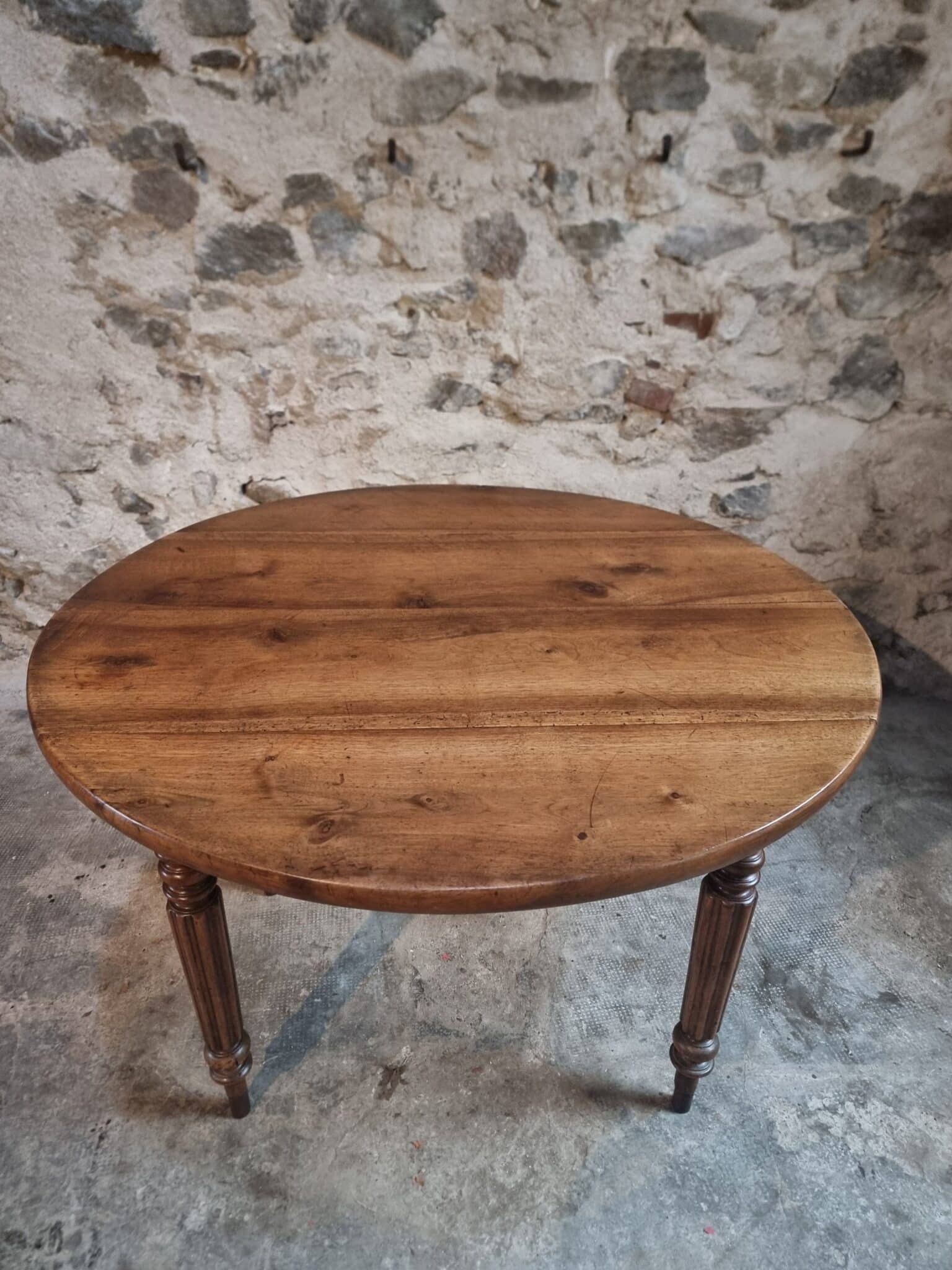 Antique French Walnut Drop Leaf Table – Oval Table with Folding Leaves on Both Sides, Late 19th Century (13) walnut drop leaf dining table