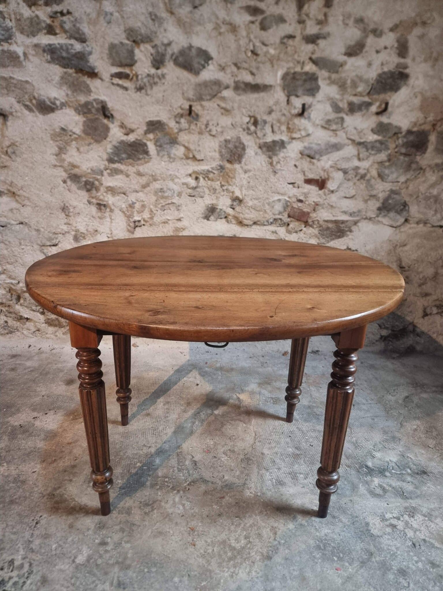 Antique French Walnut Drop Leaf Table – Oval Table with Folding Leaves on Both Sides, Late 19th Century (14) walnut table turned legs