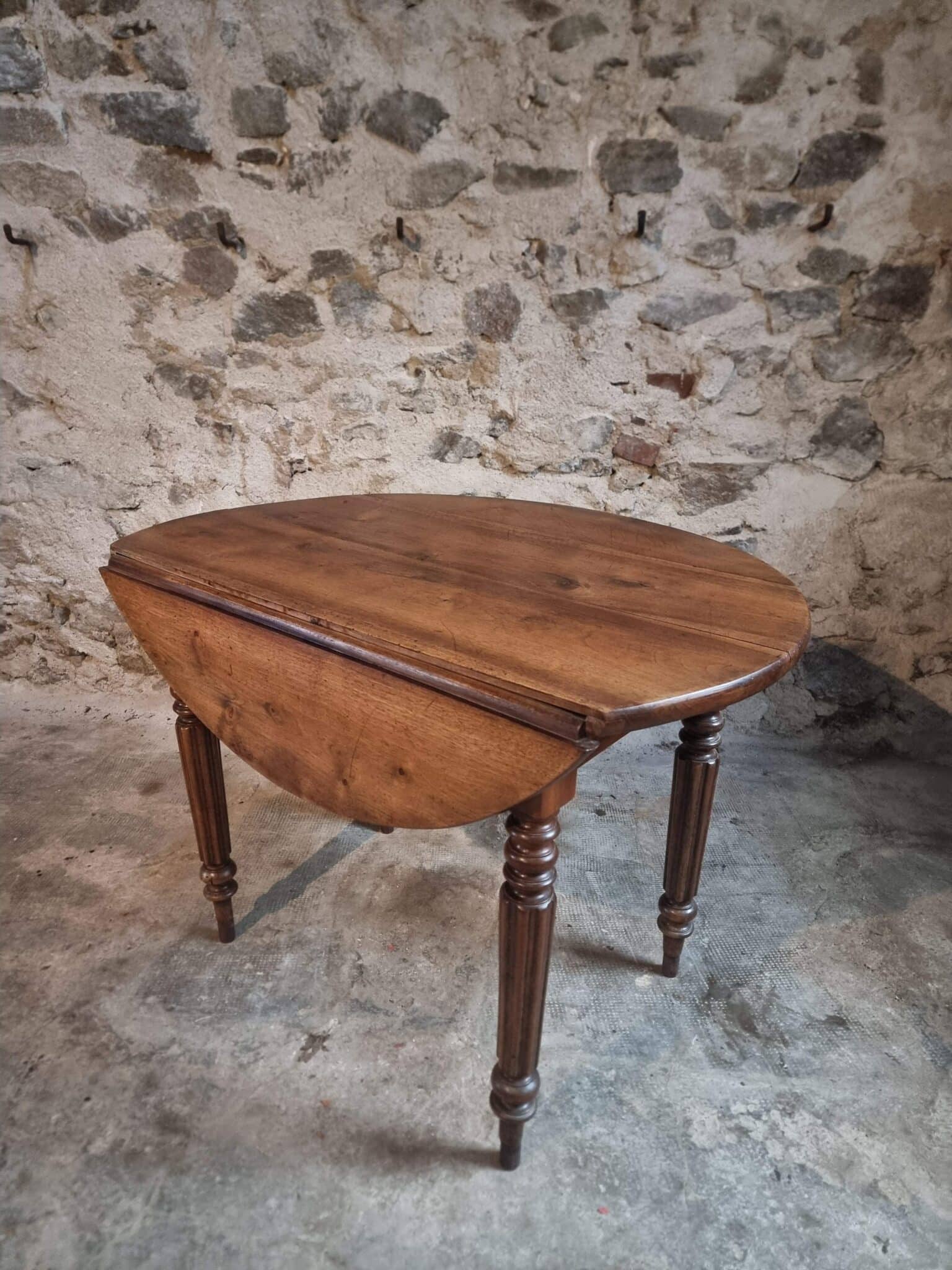 Antique French Walnut Drop Leaf Table – Oval Table with Folding Leaves on Both Sides, Late 19th Century (2) french country drop leaf table