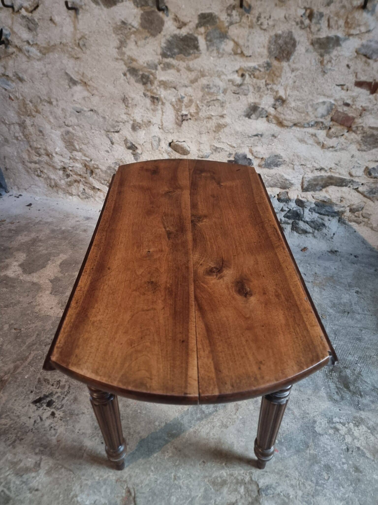 Antique French Walnut Drop Leaf Table – Oval Table with Folding Leaves on Both Sides, Late 19th Century (3) oval folding wooden table