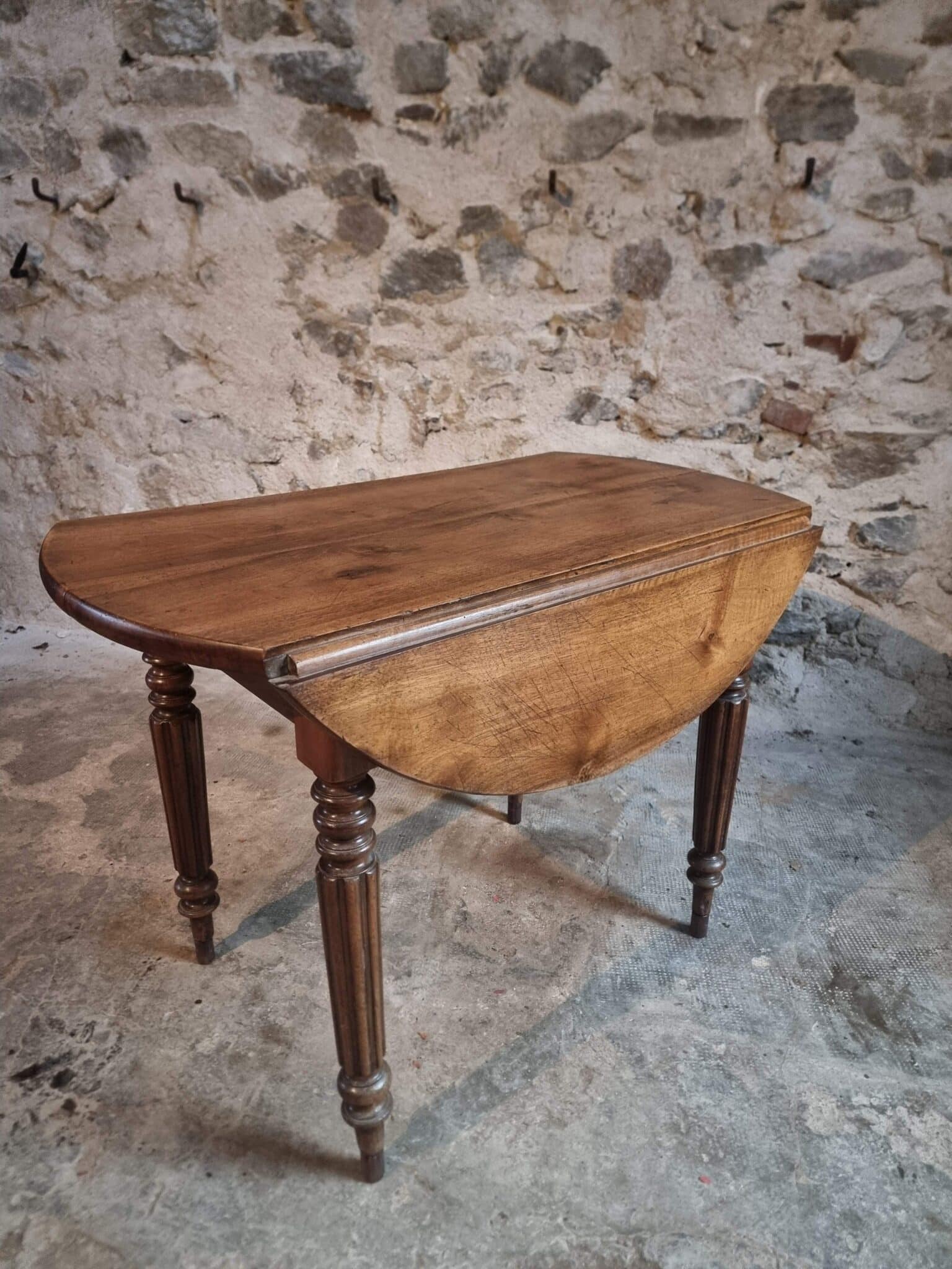 Antique French Walnut Drop Leaf Table – Oval Table with Folding Leaves on Both Sides, Late 19th Century (6) antique wooden drop leaf table