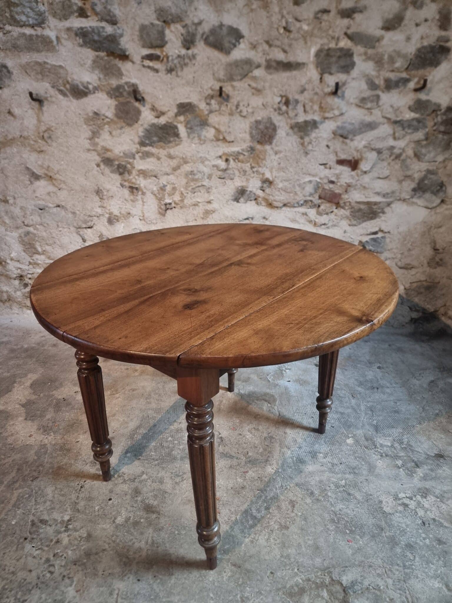 Antique French Walnut Drop Leaf Table – Oval Table with Folding Leaves on Both Sides, Late 19th Century (7) antique drop leaf kitchen table