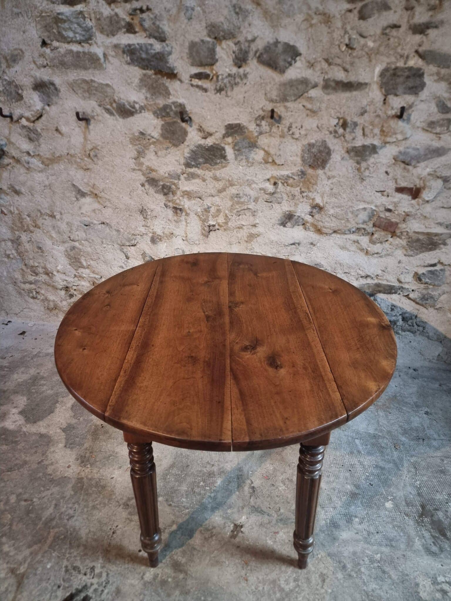 Antique French Walnut Drop Leaf Table – Oval Table with Folding Leaves on Both Sides, Late 19th Century (8) french country drop leaf table