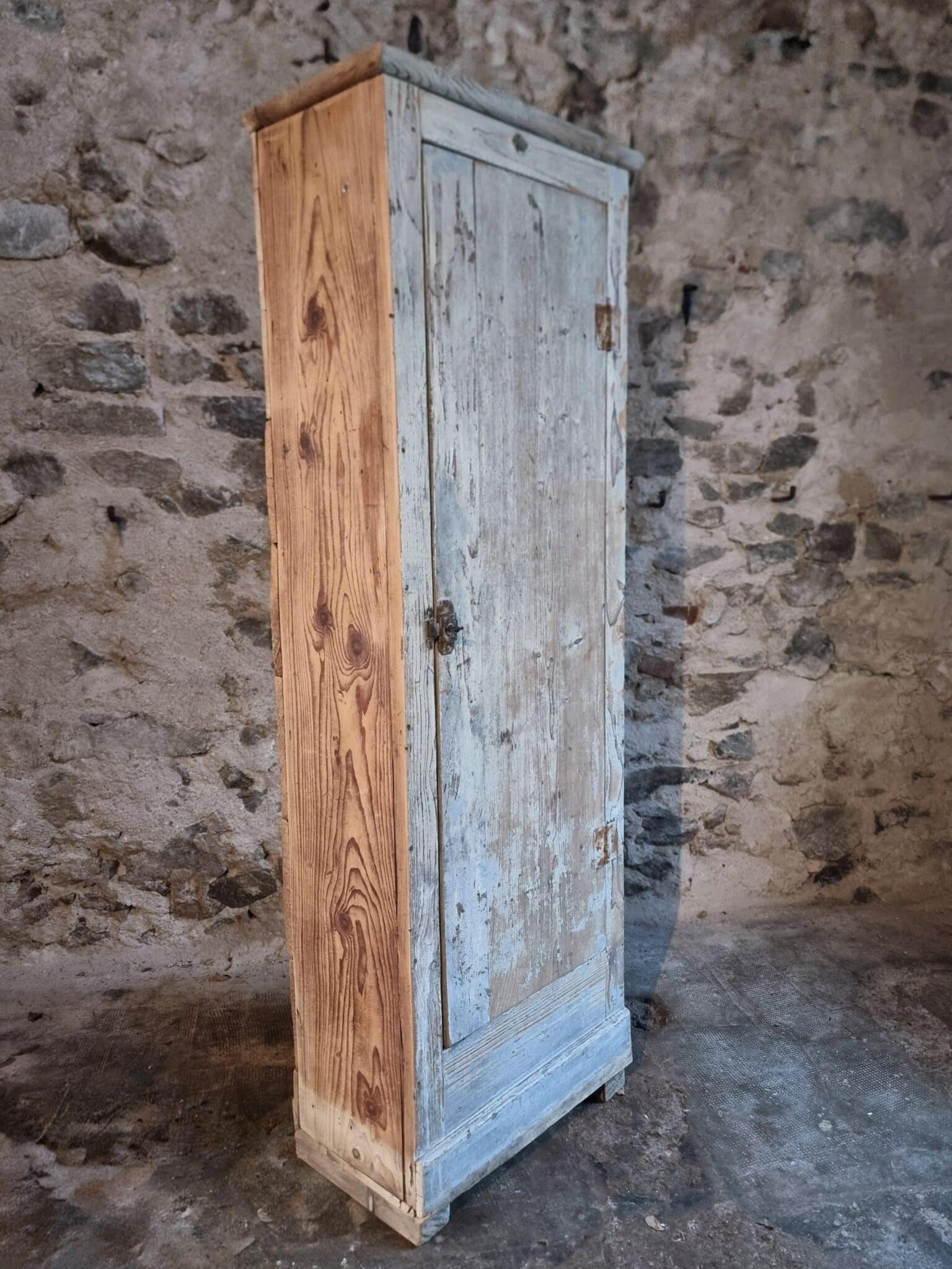 Antique French Work Cabinet 1900–1920 – Narrow Pine Kitchen Cupboard with Original Lock, 188 cm (11) Solid pine side panel aged surface detail