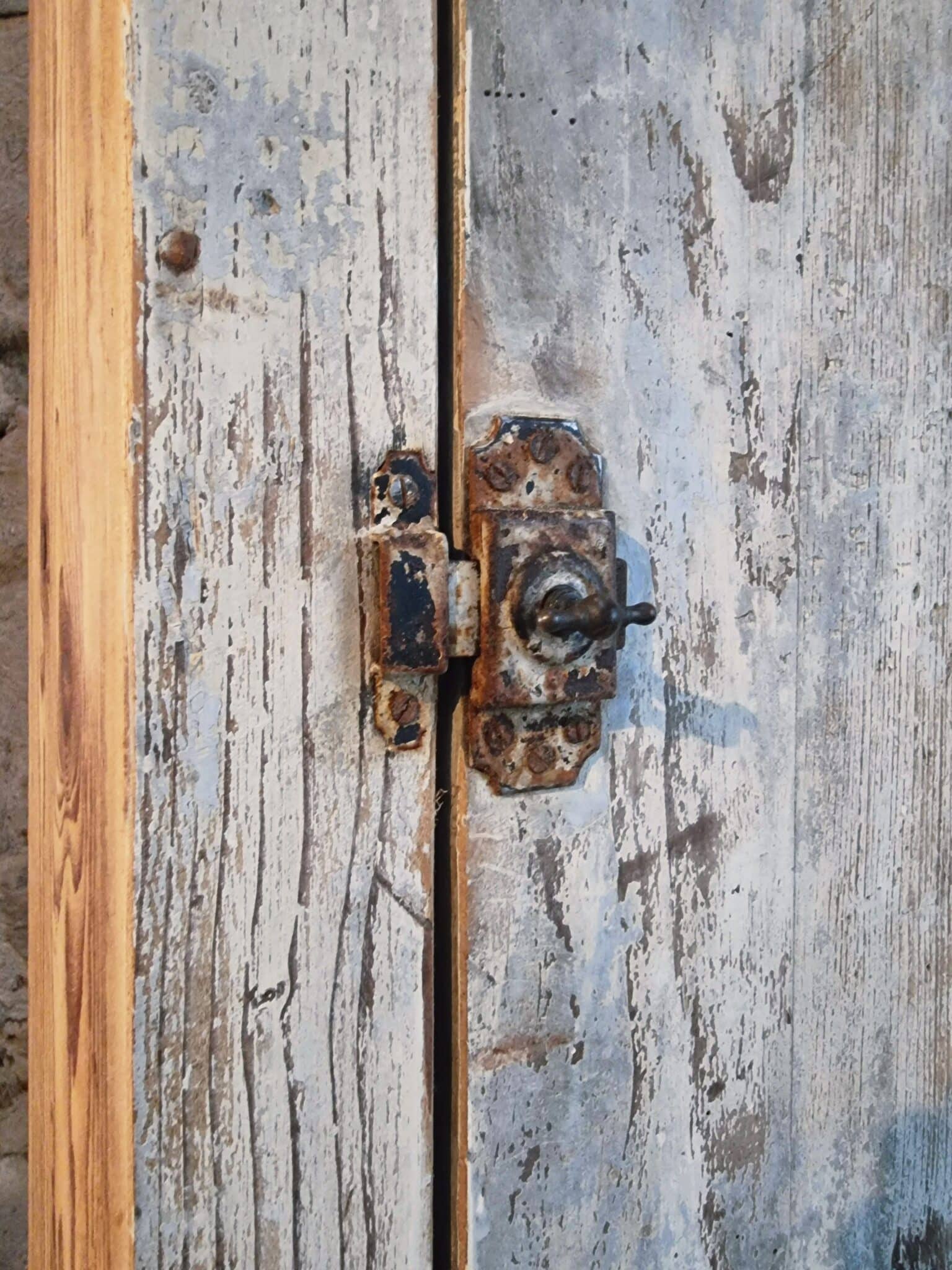 Antique French Work Cabinet 1900–1920 – Narrow Pine Kitchen Cupboard with Original Lock, 188 cm (13) Close up of original metal lock on pine cabinet door