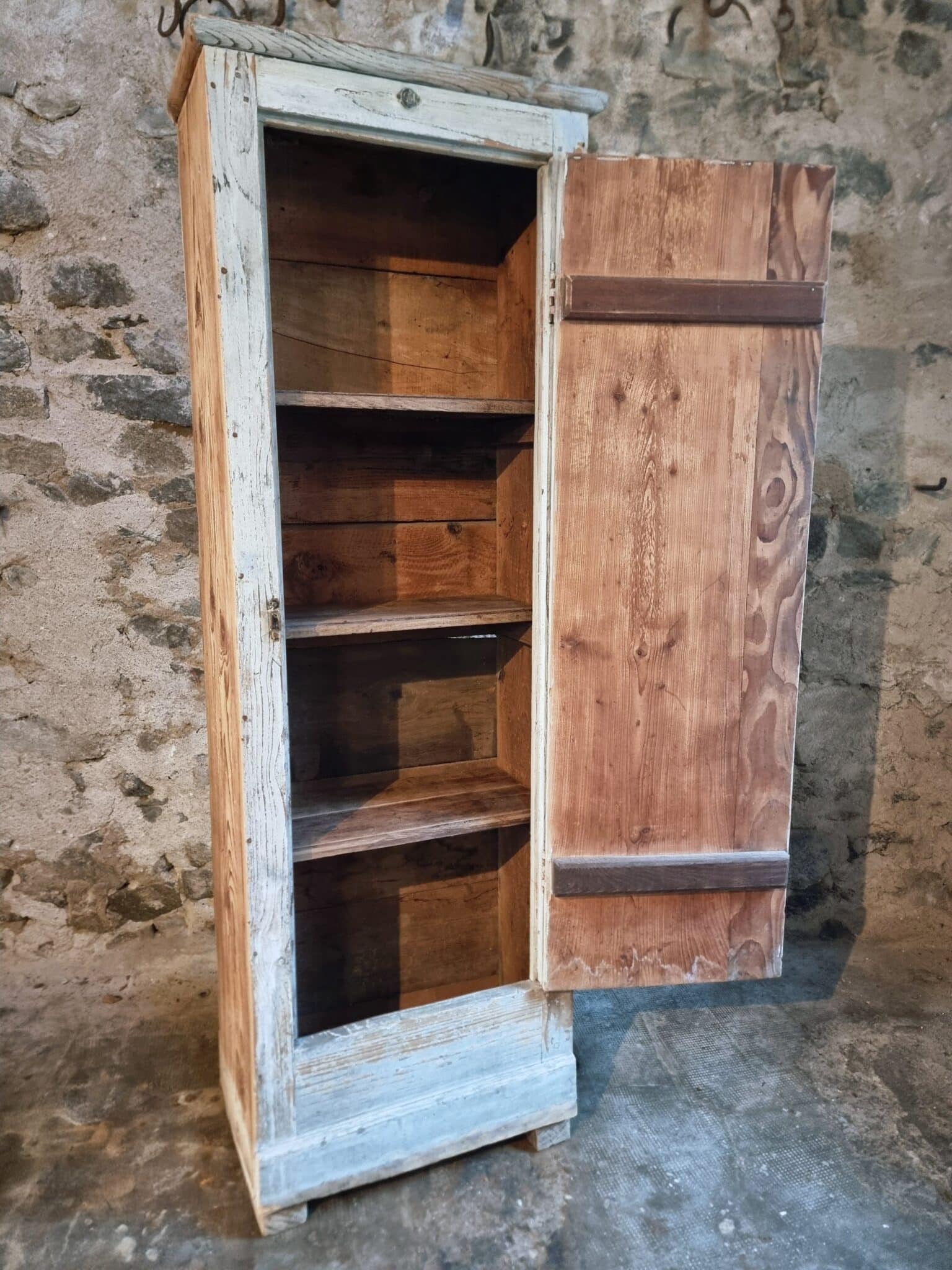 Antique French Work Cabinet 1900–1920 – Narrow Pine Kitchen Cupboard with Original Lock, 188 cm (4) Interior depth 27 cm narrow storage space