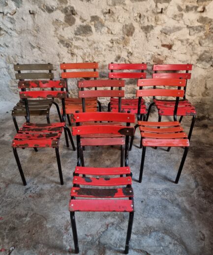 french-bistro-chairs-metal-red-slats-patina