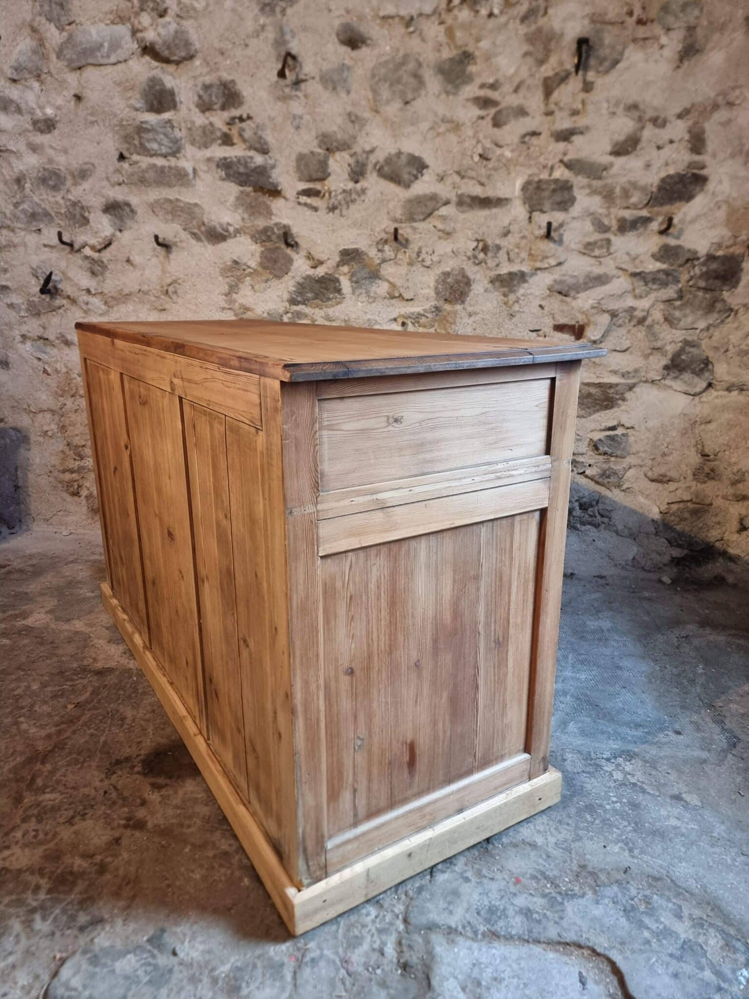 French Rustic Sideboard Cabinet 1920s – Antique Pine Buffet – Kitchen Island Counter – 3 Door Storage Cabinet (4) Country sideboard side view