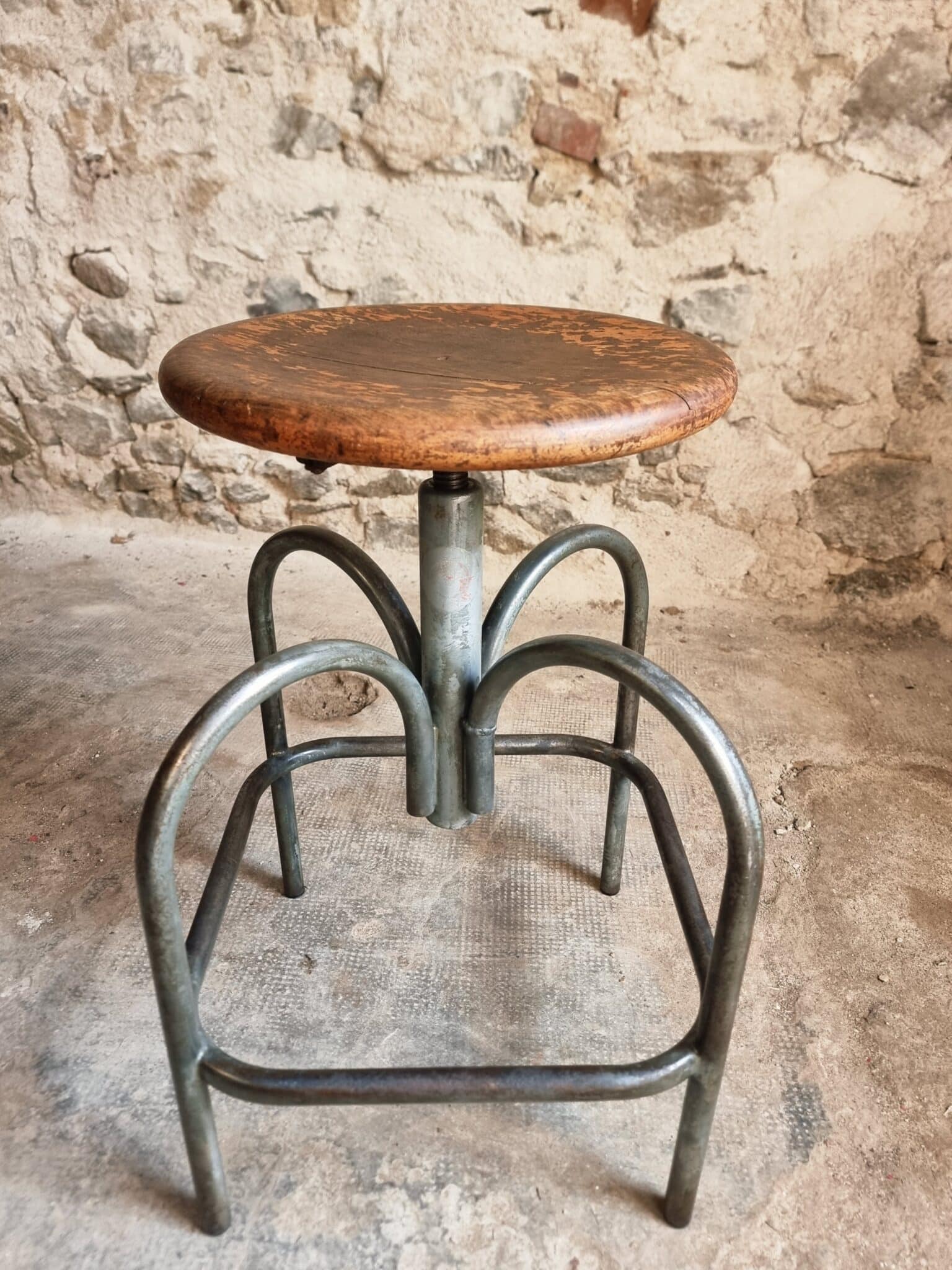 Vintage French Industrial Stool – Heliolith – Adjustable Workshop Seat – 1950s (11)