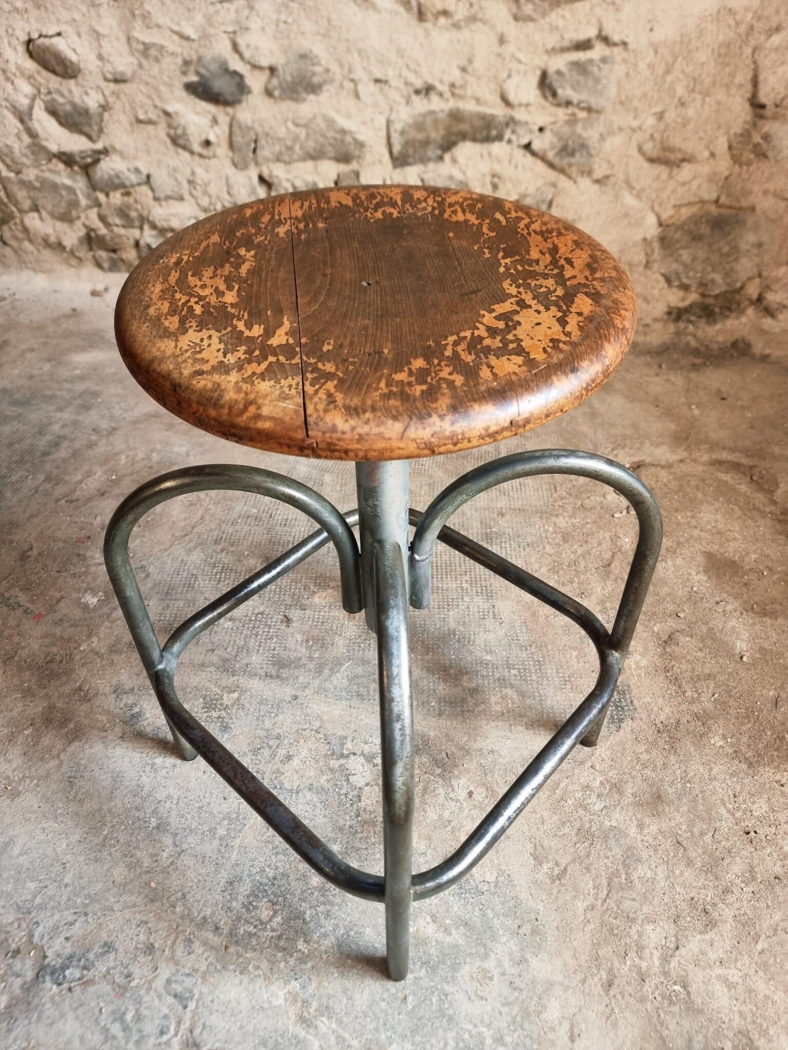 Vintage French Industrial Stool – Heliolith – Adjustable Workshop Seat – 1950s (13)
