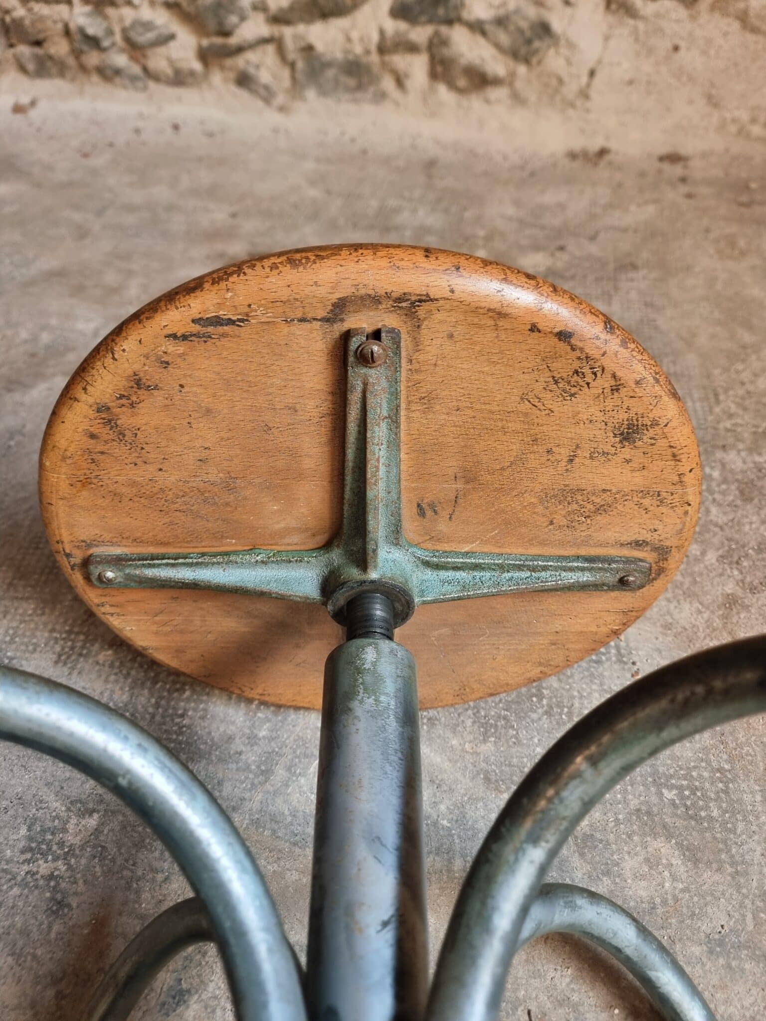 Vintage French Industrial Stool – Heliolith – Adjustable Workshop Seat – 1950s (16)