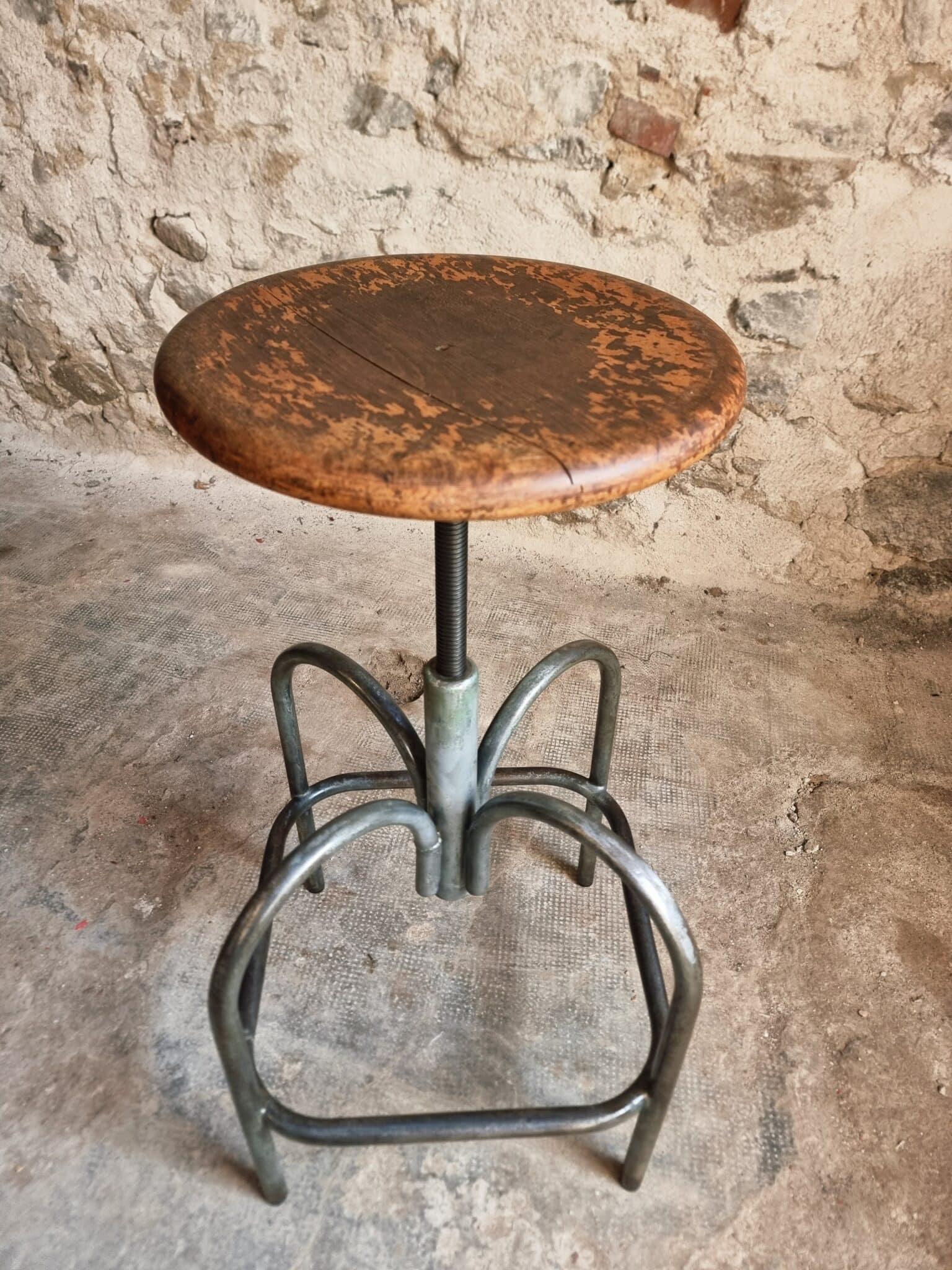 Vintage French Industrial Stool – Heliolith – Adjustable Workshop Seat – 1950s (18)