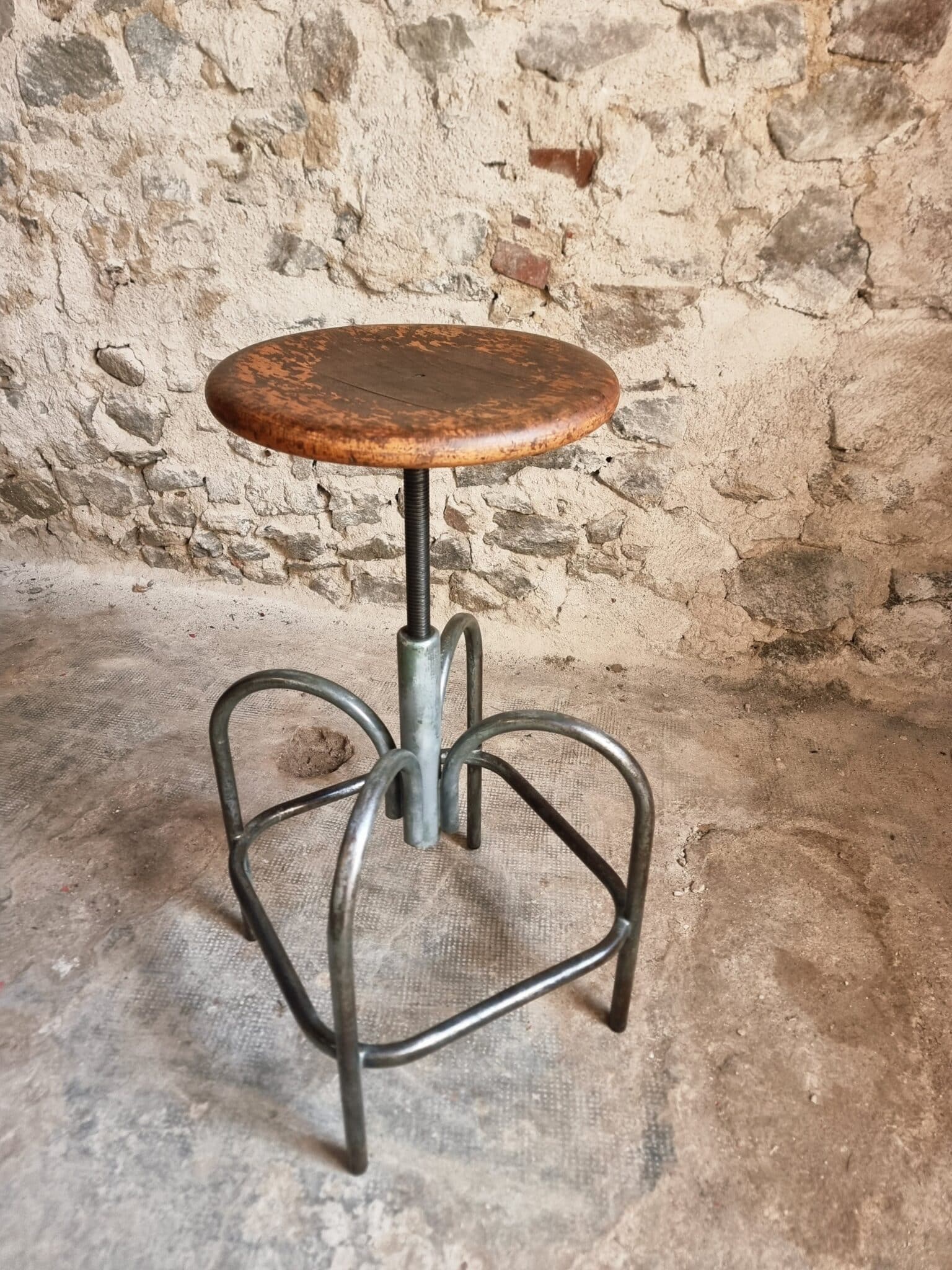 Vintage French Industrial Stool – Heliolith – Adjustable Workshop Seat – 1950s (7)