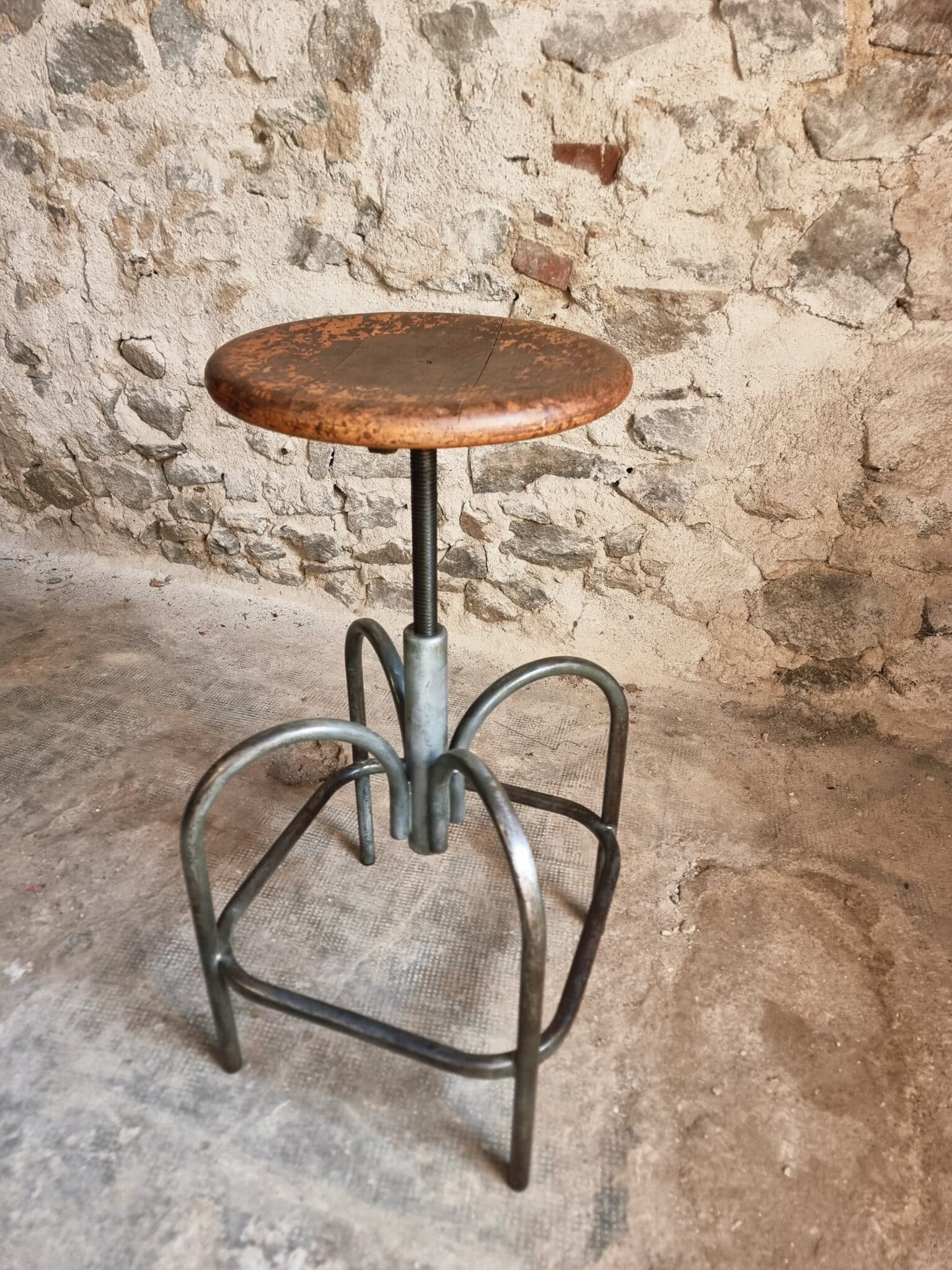 Vintage French Industrial Stool – Heliolith – Adjustable Workshop Seat – 1950s (8)