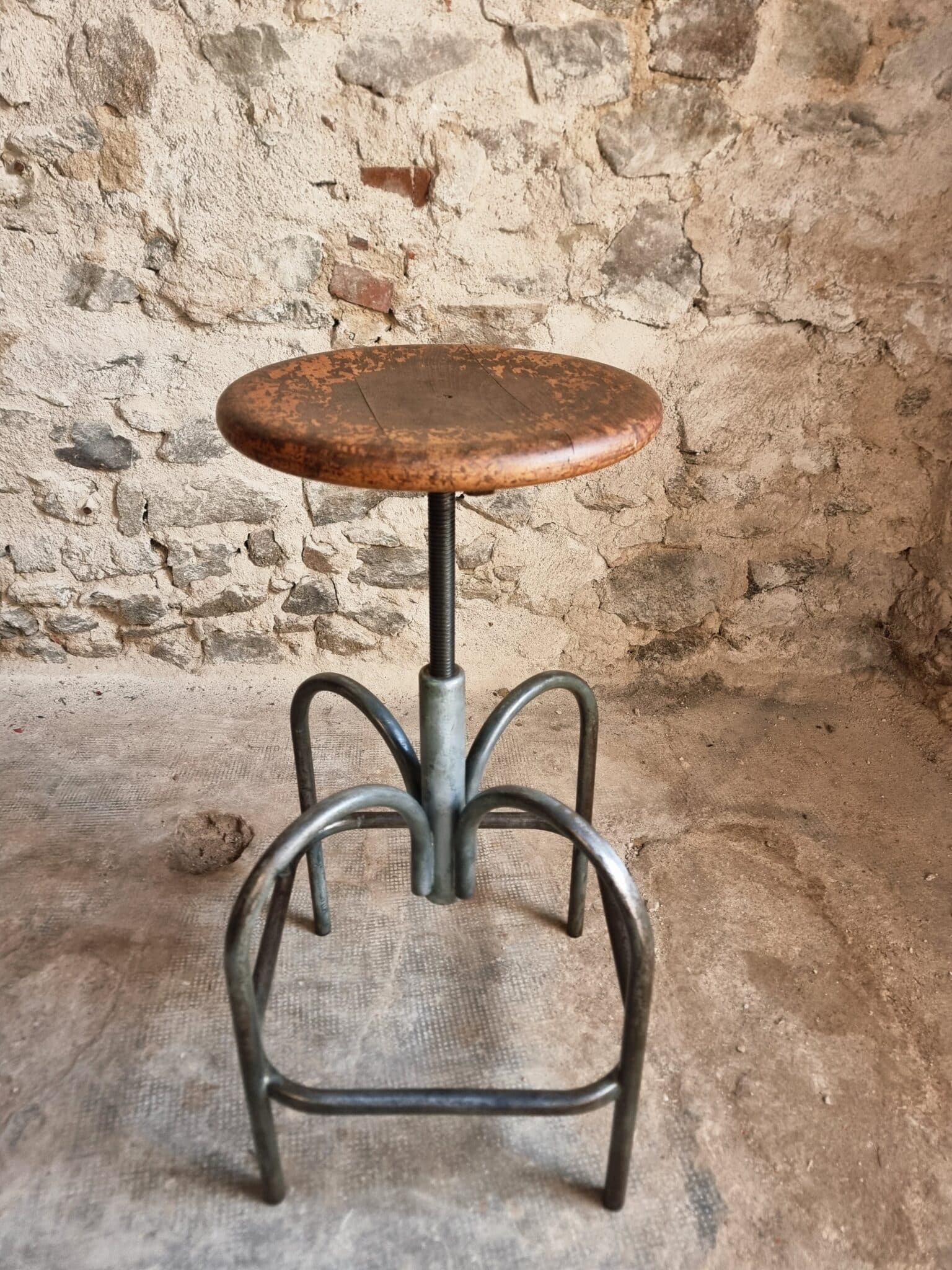 Vintage French Industrial Stool – Heliolith – Adjustable Workshop Seat – 1950s (9)