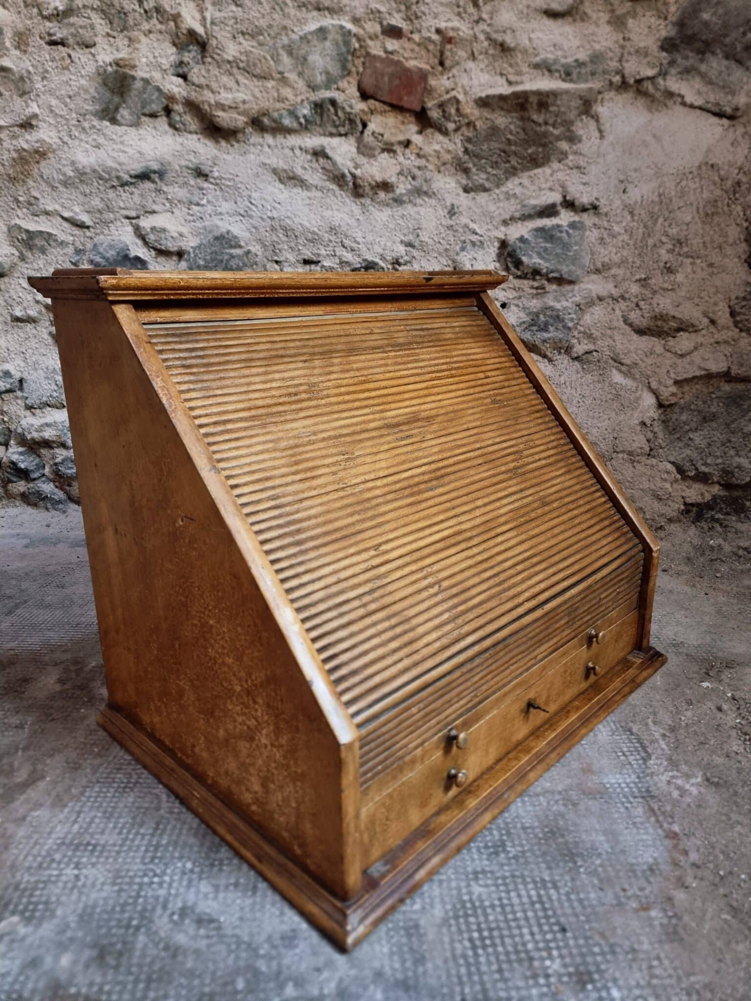 Antique Optician Table Display Cabinet – Walnut Roll Top Vitrine (1) Antique Optician Table Display Cabinet – Walnut Roll Top Vitrine (1)