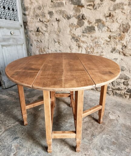 Vintage French Gateleg Table – Oval Drop-Leaf Dining Table, circa 1930–1950 (1)