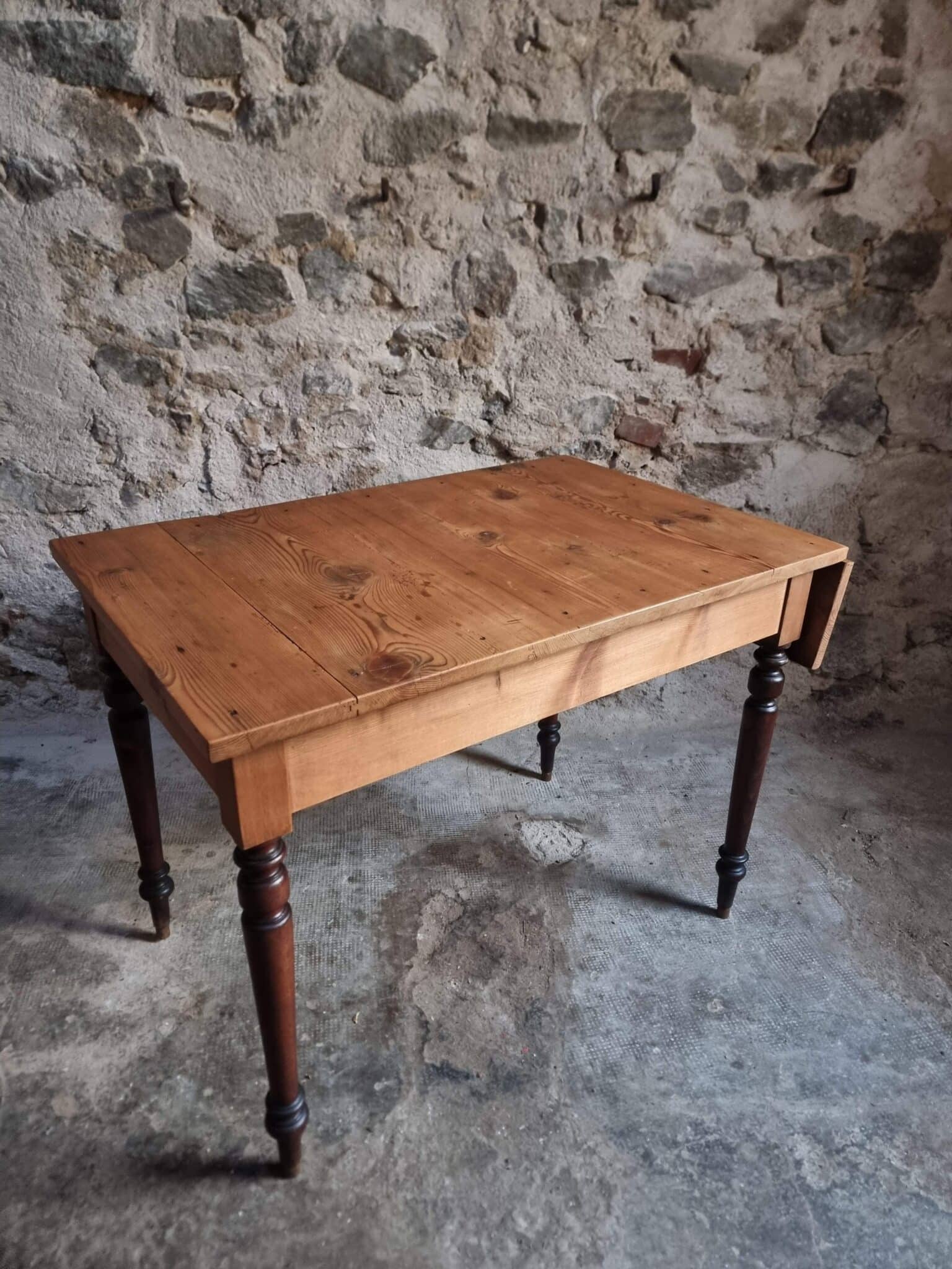 Vintage French Kitchen Writing Table, Extendable, 1930s (1) Vintage French Kitchen Writing Table, Extendable, 1930s (1)