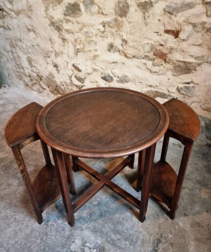 Vintage Oak Nesting Side Table Set, 1960s Round Coffee Table with Two Integrated Side Tables (19)