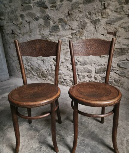 Antique Fischel Austria Bistro Chairs, Bentwood Dining Chairs, Embossed Art Nouveau Decor, Set of 2, c. 1900–1915 (1)