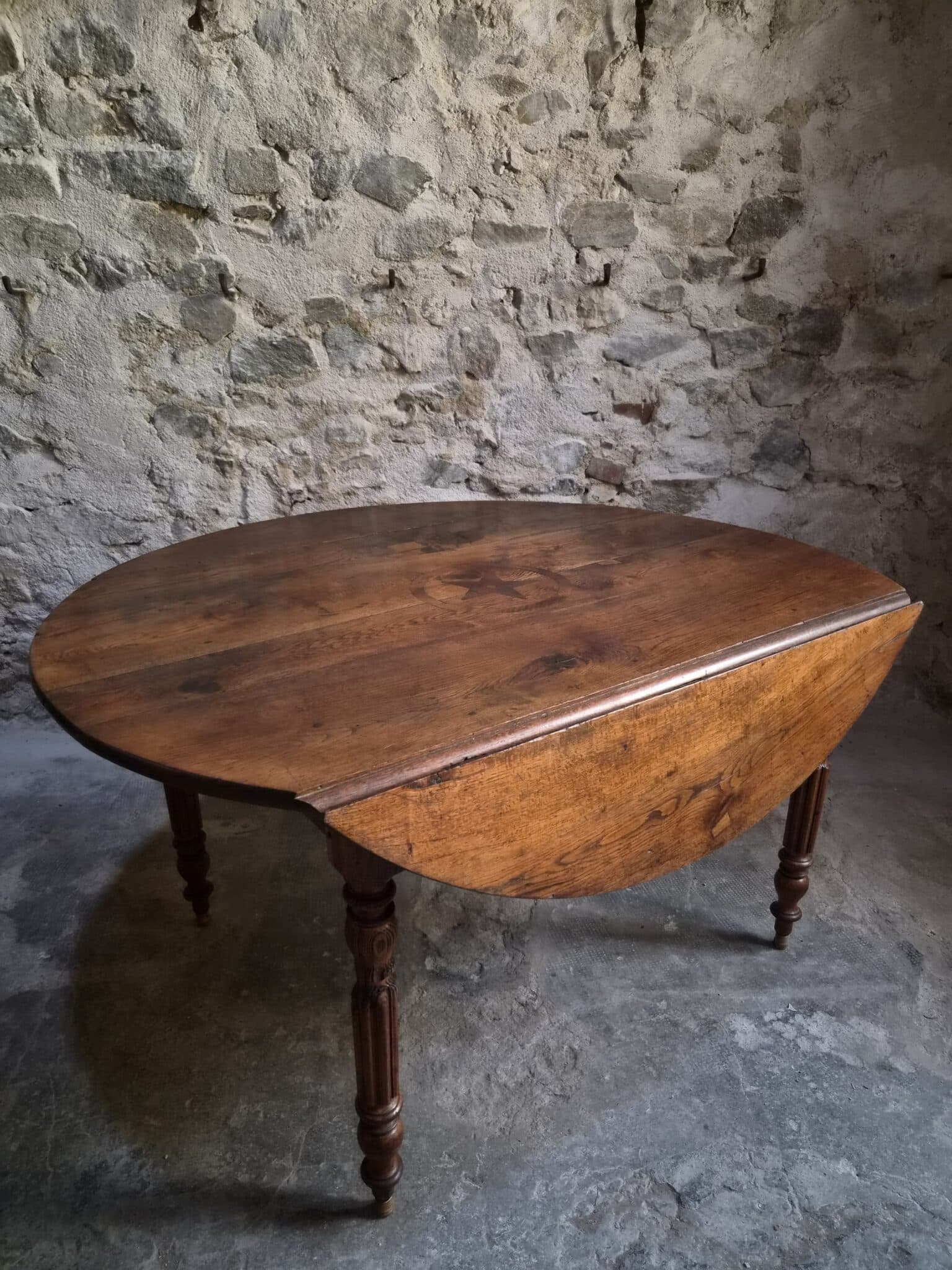 Antique French Round Oak Drop Leaf Dining Table Star Inlay c. 1850–1880 (6)