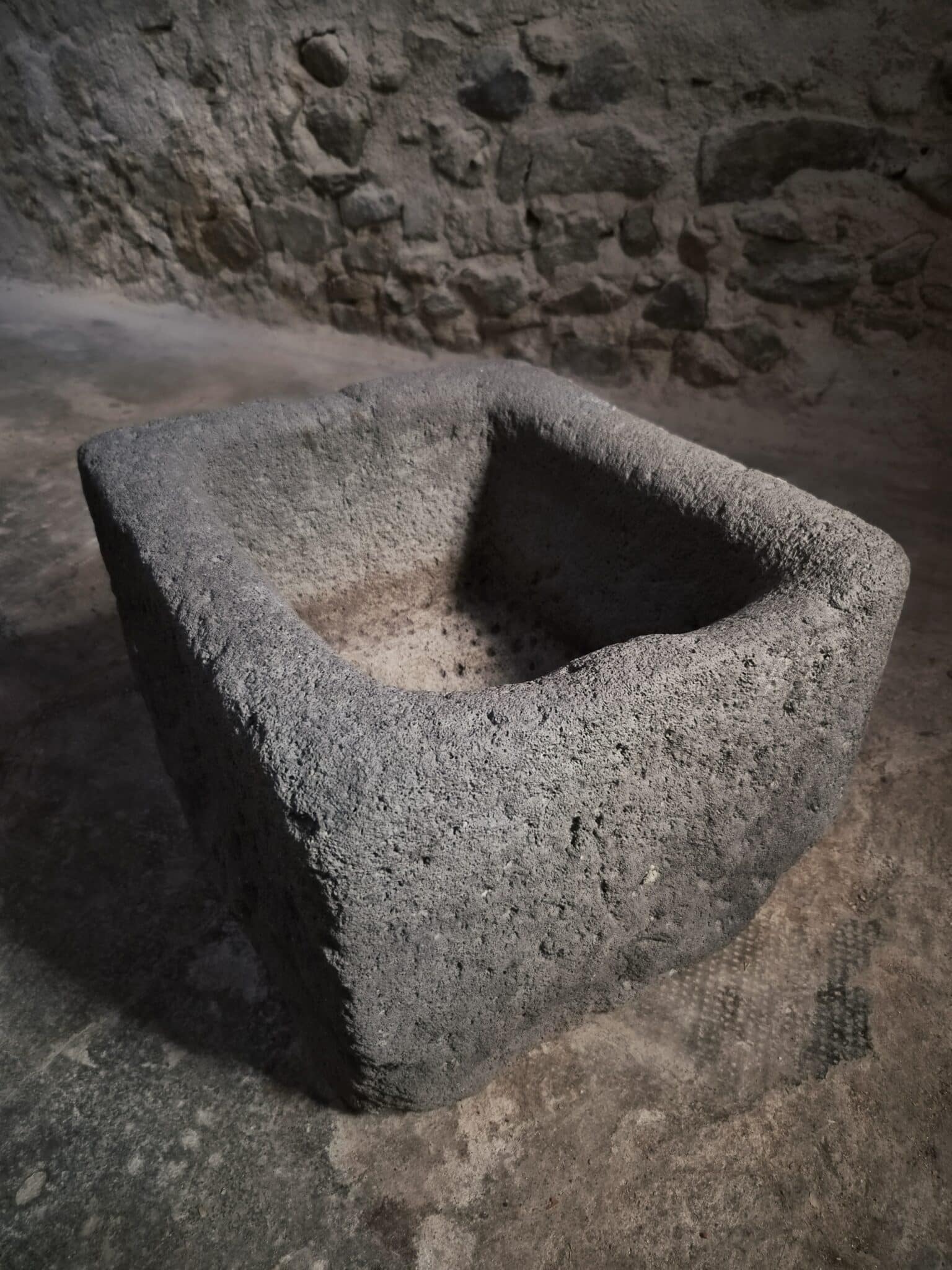 Antique French Volcanic Stone Trough Sink, Auvergne, 18th Century (1) Antique French Volcanic Stone Trough Sink, Auvergne, 18th Century (1)