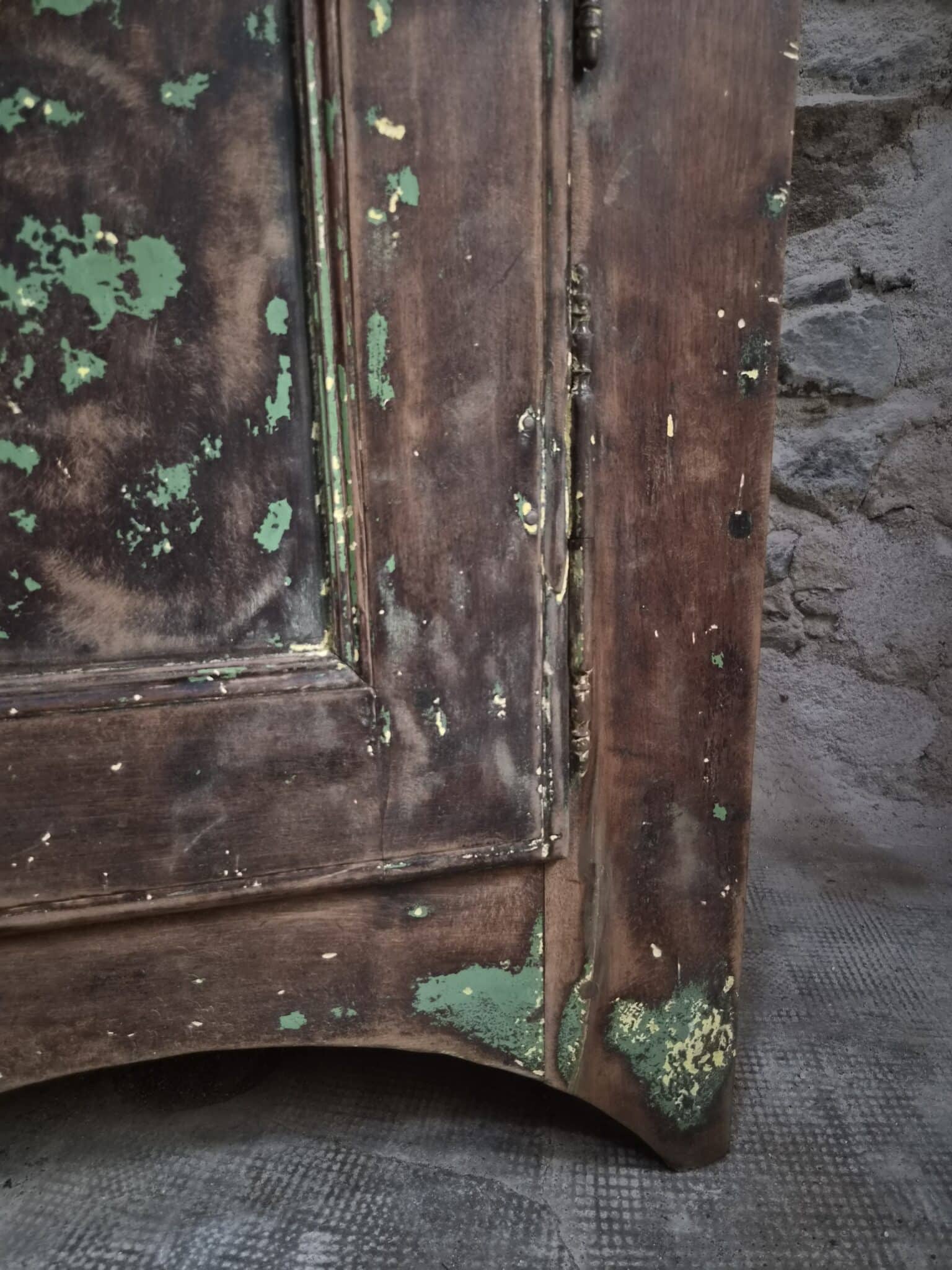 Rustic French Walnut Buffet Cabinet, 18th Century, 3 Drawers & 2 Doors (14)