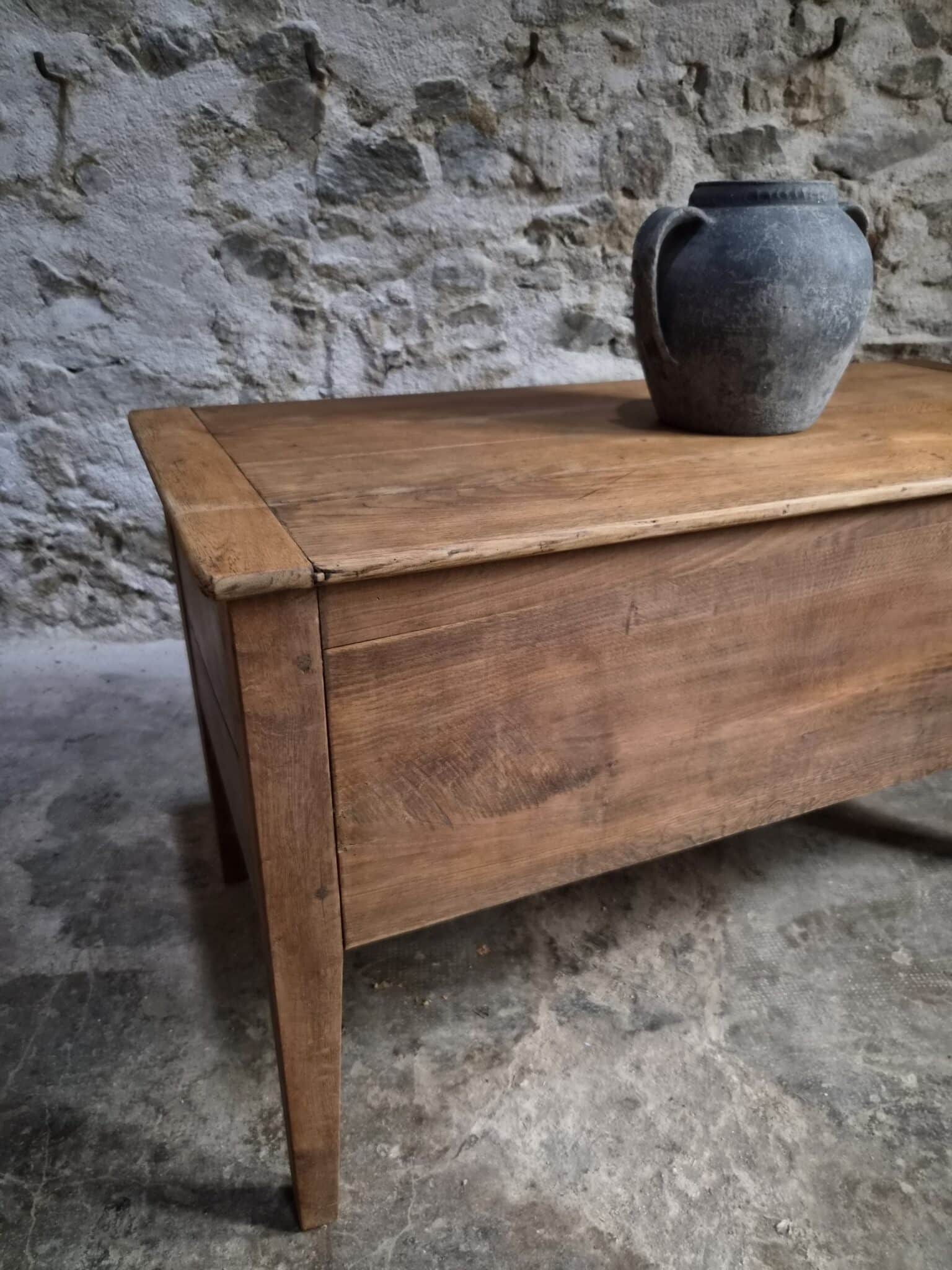 Antique French Oak Flour Chest – 19th Century Farmhouse Side Table (3)