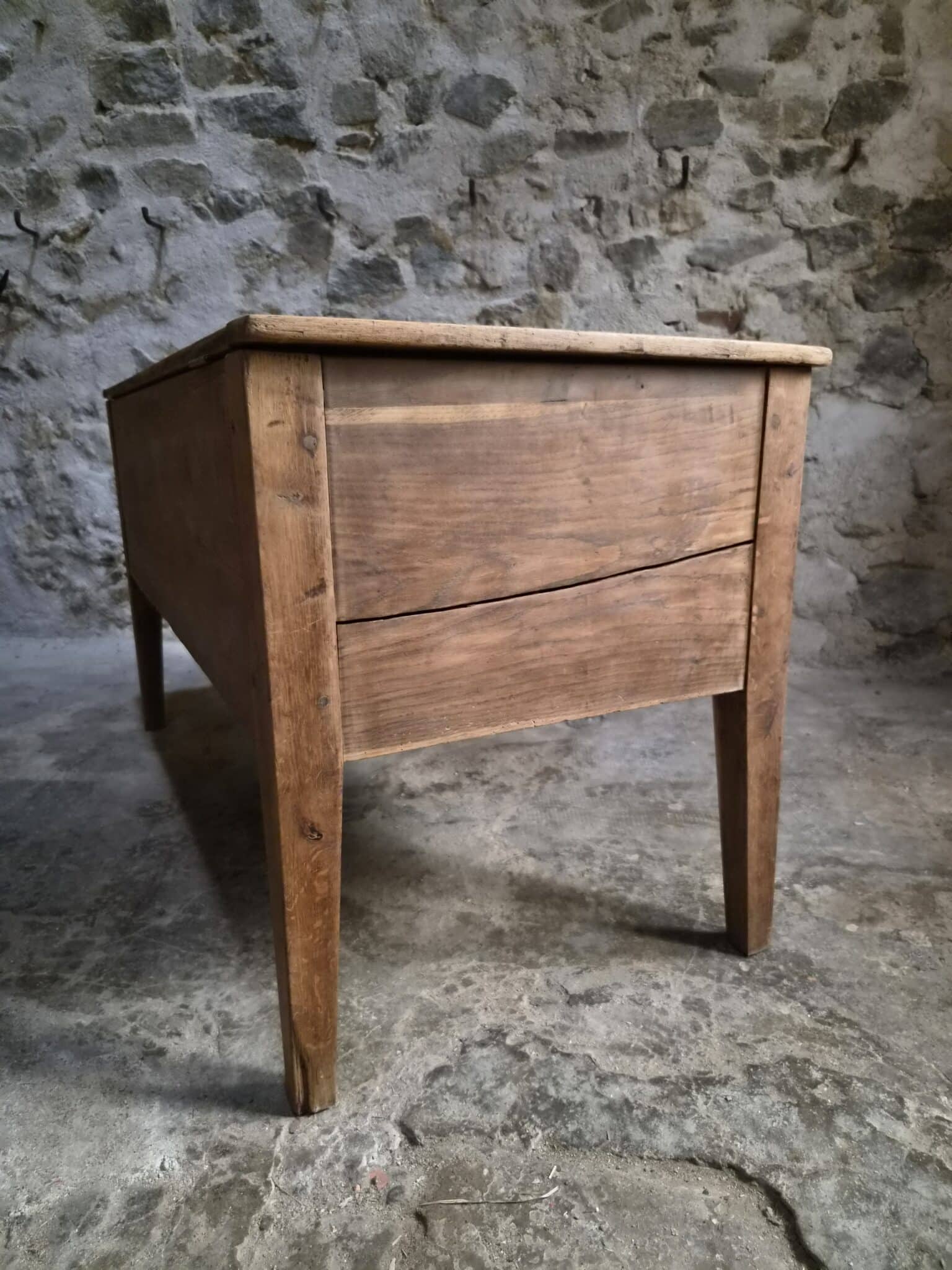Antique French Oak Flour Chest – 19th Century Farmhouse Side Table (5)