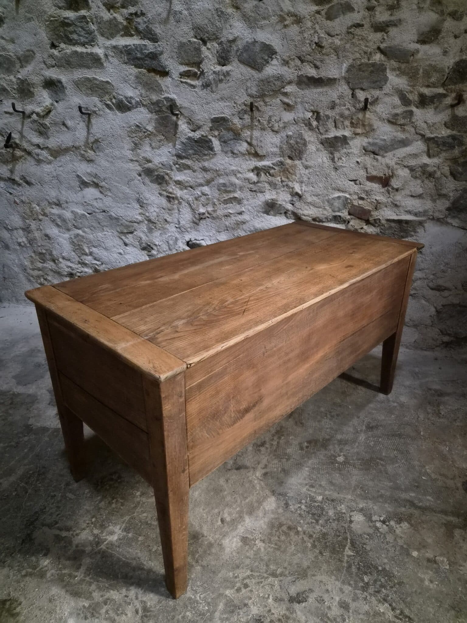 Antique French Oak Flour Chest – 19th Century Farmhouse Side Table (7)
