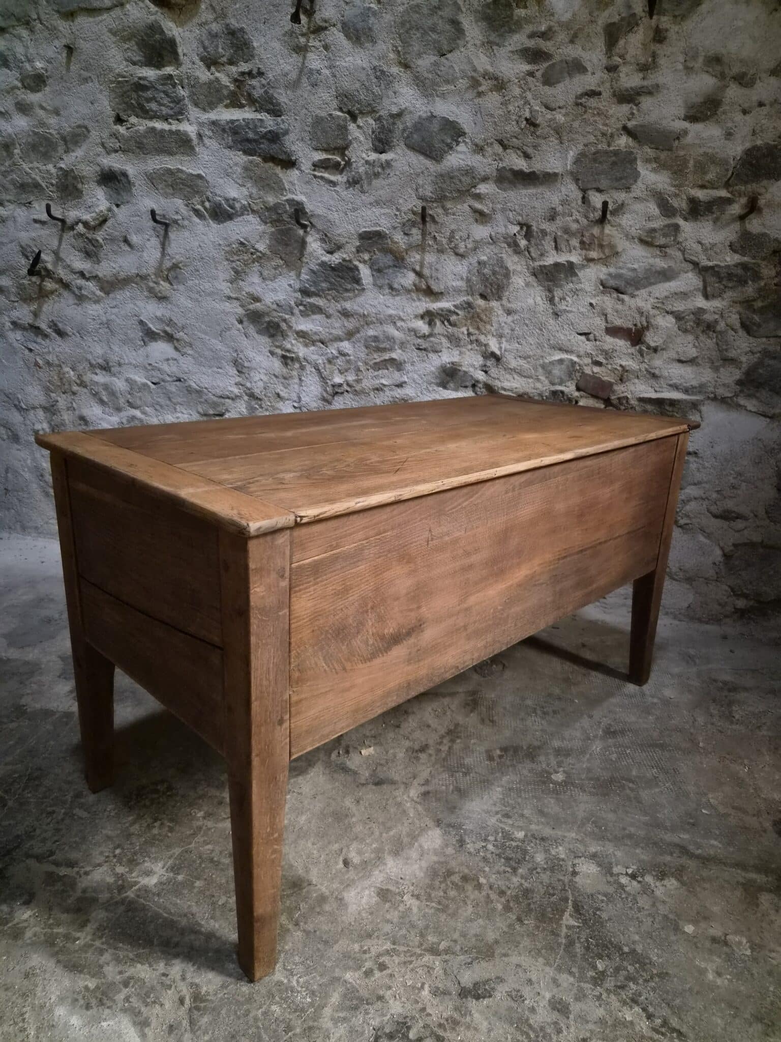 Antique French Oak Flour Chest – 19th Century Farmhouse Side Table (8)