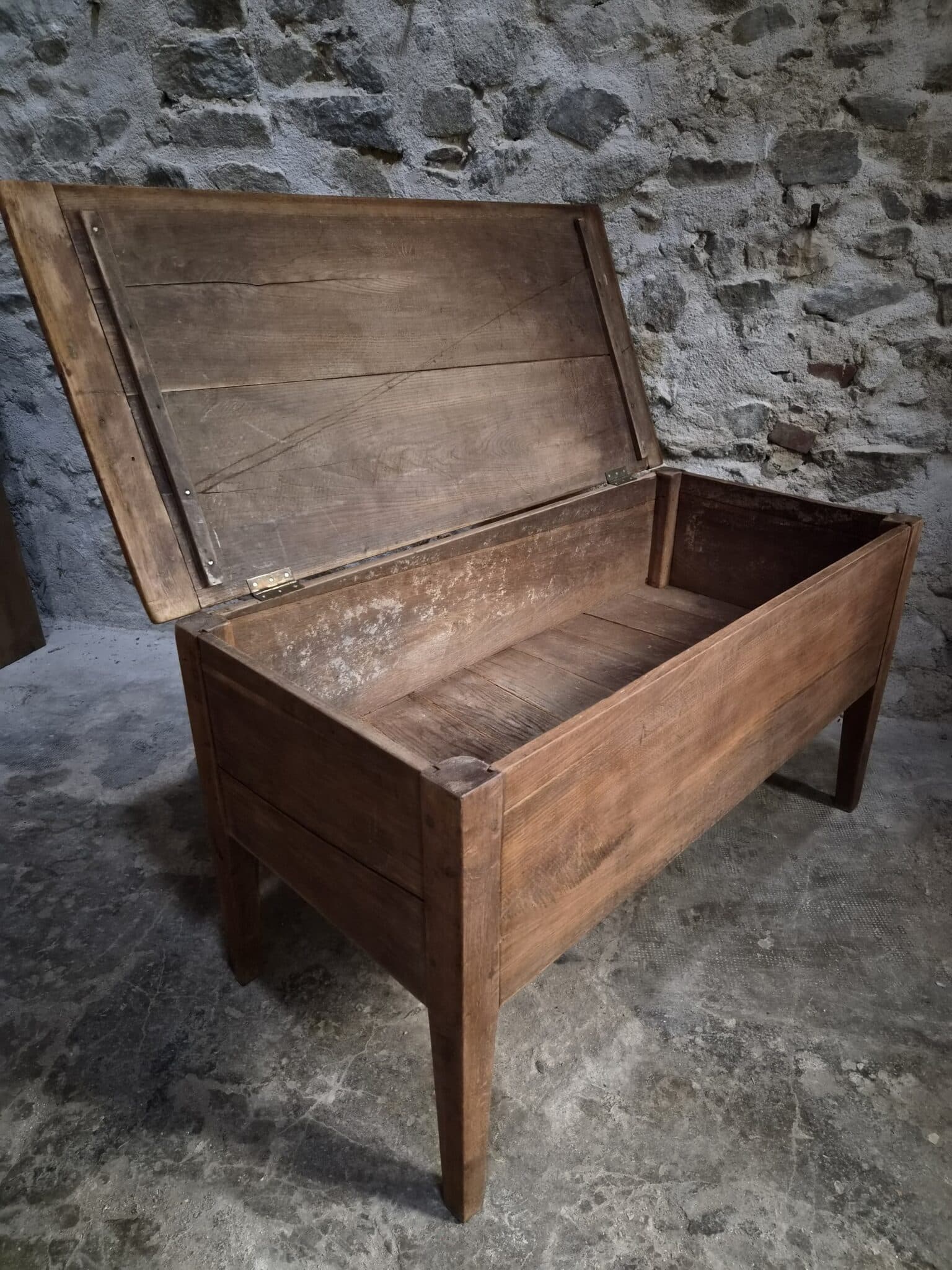Antique French Oak Flour Chest – 19th Century Farmhouse Side Table (9)