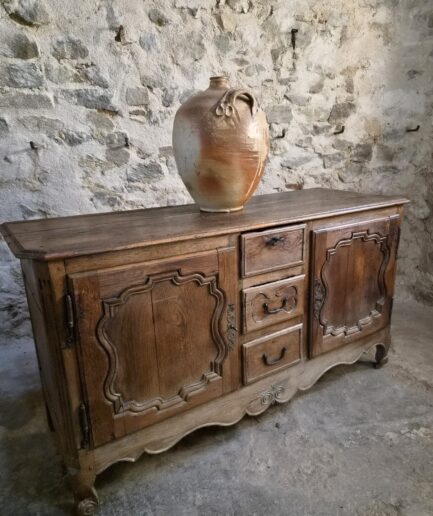Large 18th Century French Oak Buffet Cabinet from Auvergne (1)