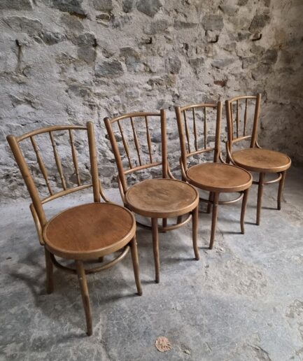 Set of 4 Fischel Bentwood Bistro Chairs, Czechoslovakia, circa 1930–1950 (1)