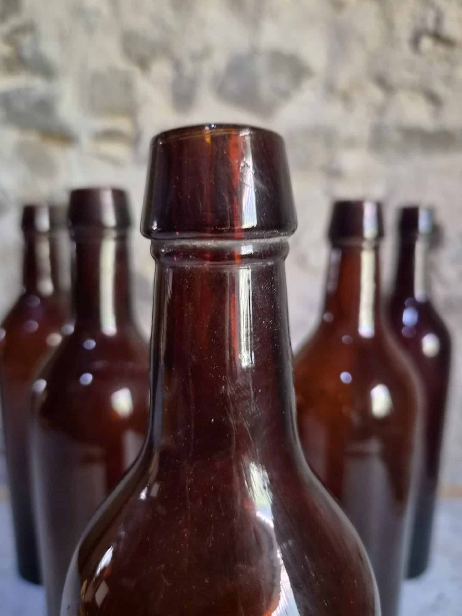 Set of 6 Antique French Bordeaux Wine Bottles in Ruby-Brown Glass, 19th Century (10)