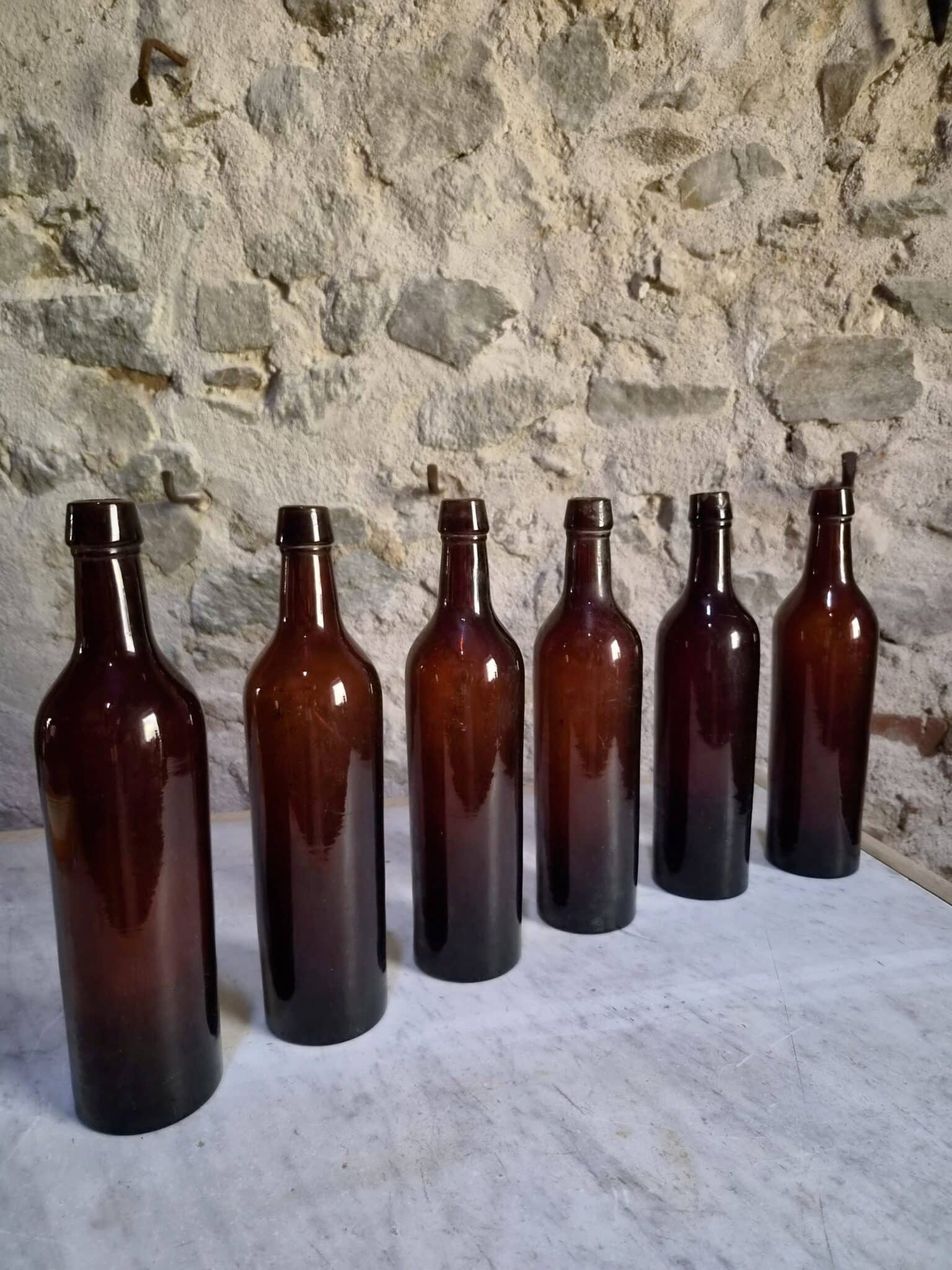 Set of 6 Antique French Bordeaux Wine Bottles in Ruby-Brown Glass, 19th Century (13)
